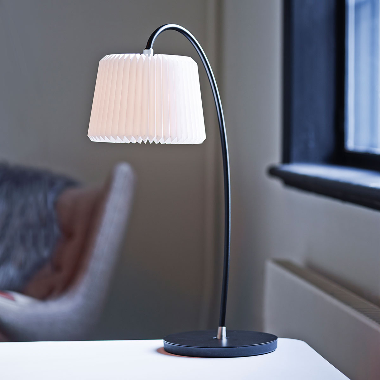 LE KLINT Snowdrop - pappersbordslampa, vit