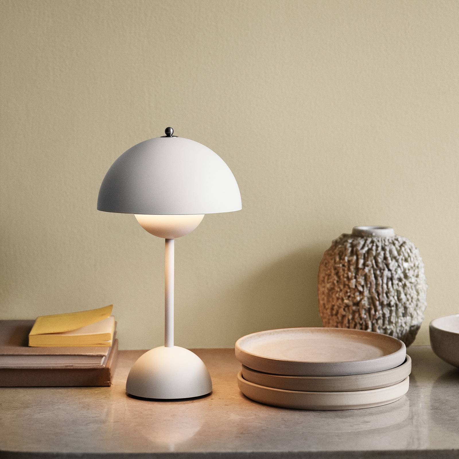 &Tradition Flowerpot VP9 bordslampa, matt vit
