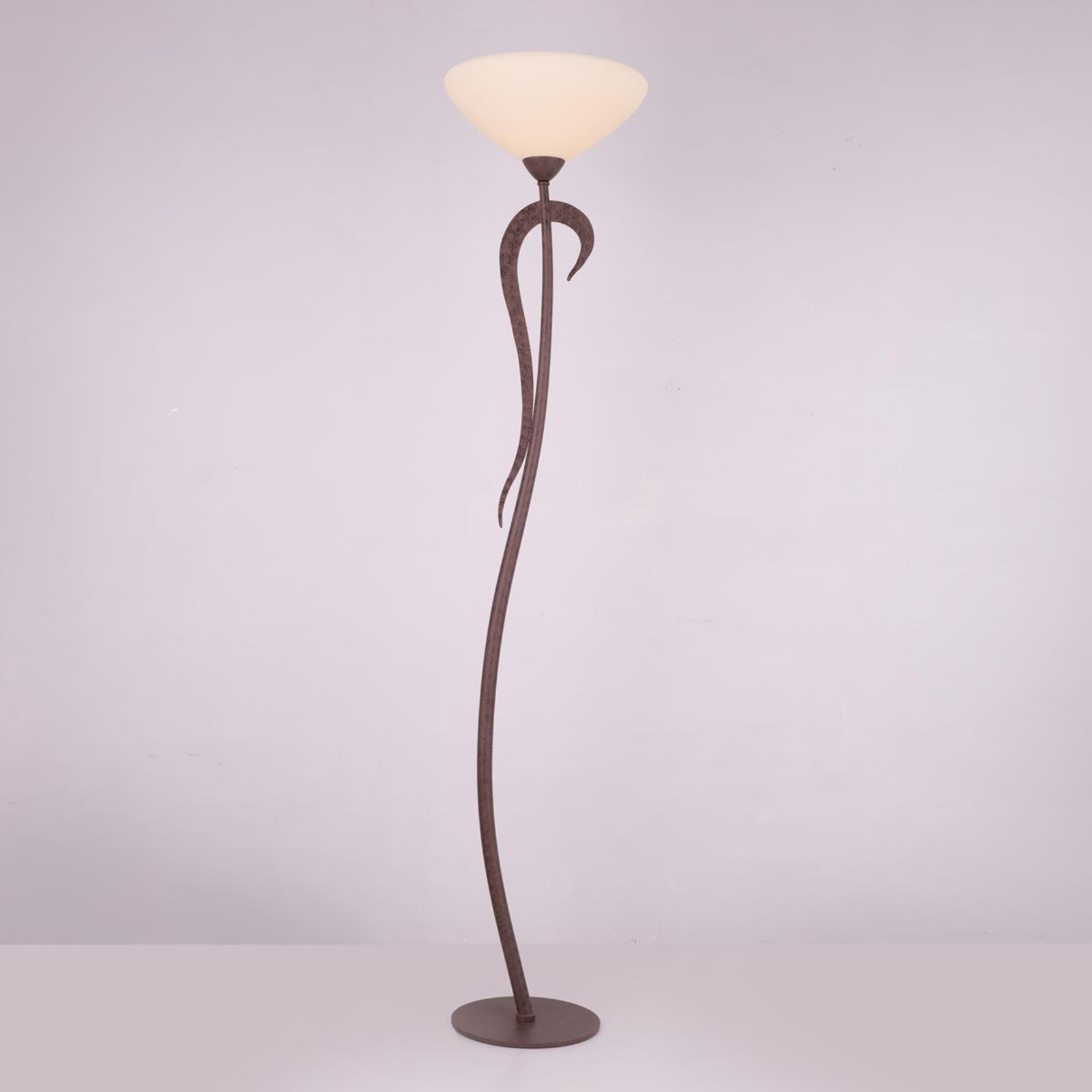Uplight-golvlampa Samuele i lantstil, créme