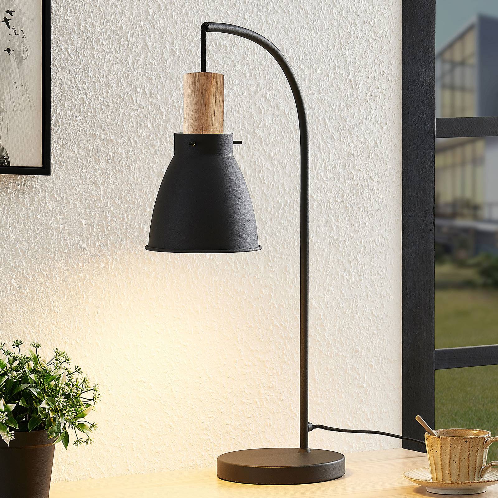 Lindby Trebal bordslampa med trädetaljer