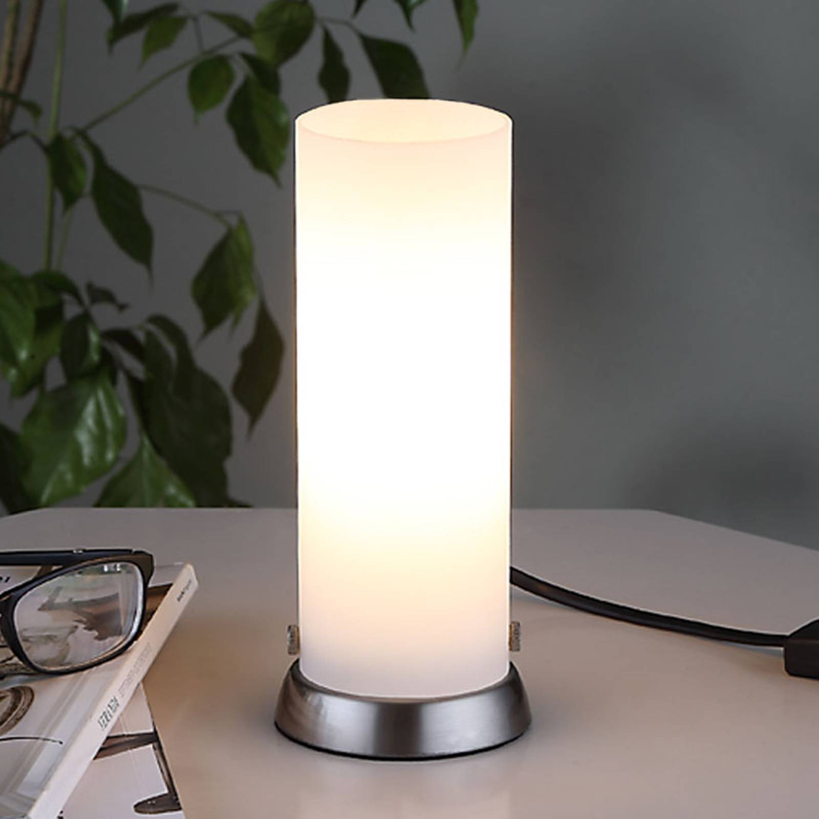 Cylinderformad LED-bordslampa Andrew av glas