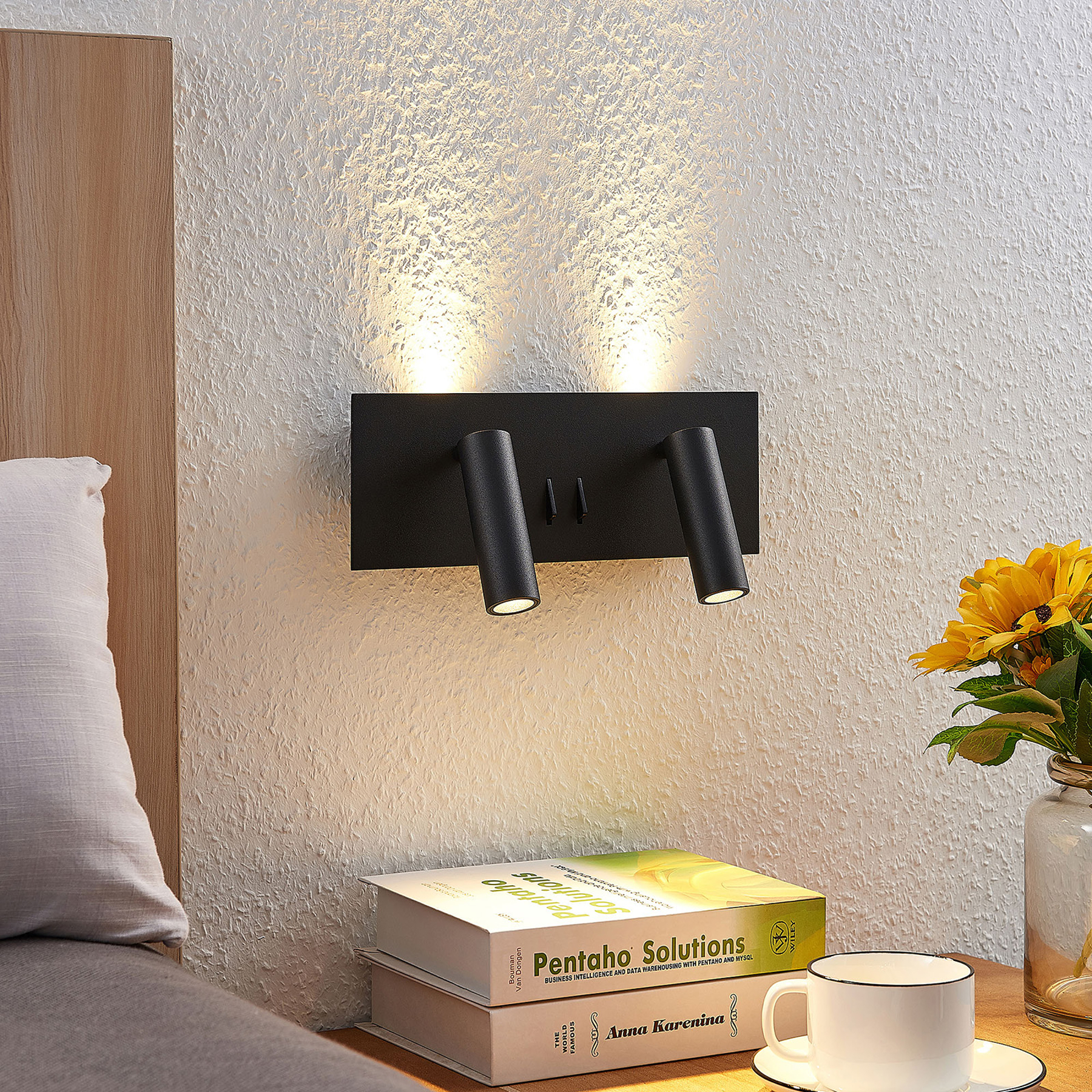 Lucande Magya LED-vägglampa svart 4 lampor