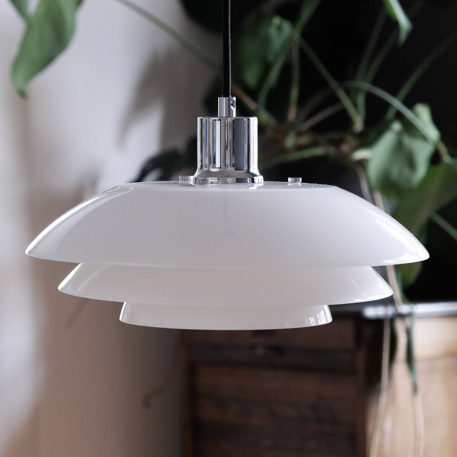 Dyberg Larsen DL31 Opal hänglampa av glas