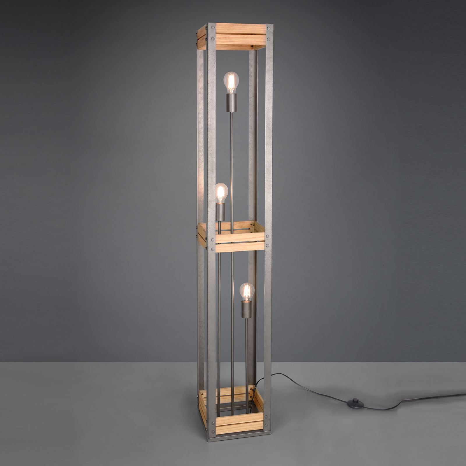Golvlampa Khan i vintagestil med träelement