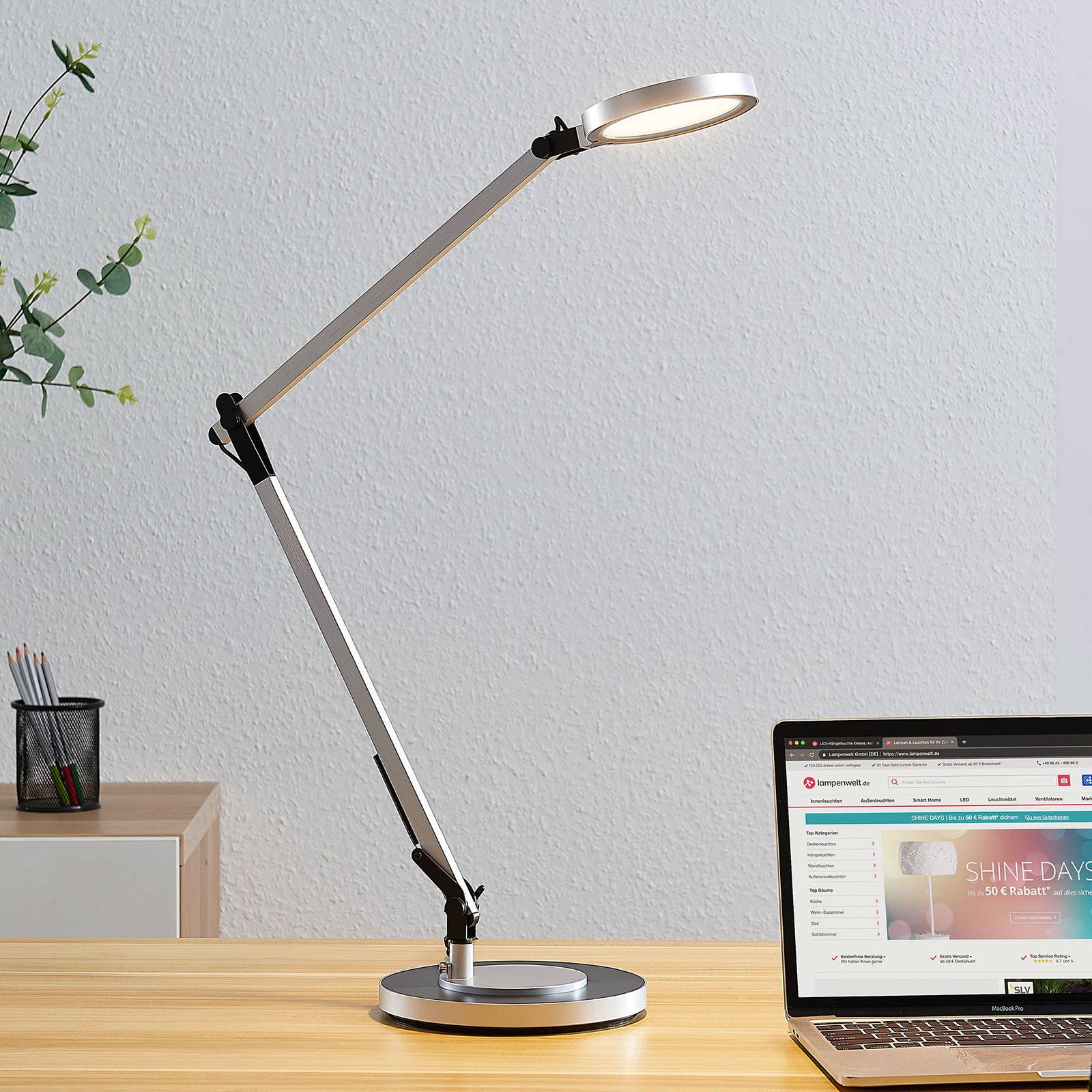 LED-skrivbordslampa Rilana med dimmer, silver