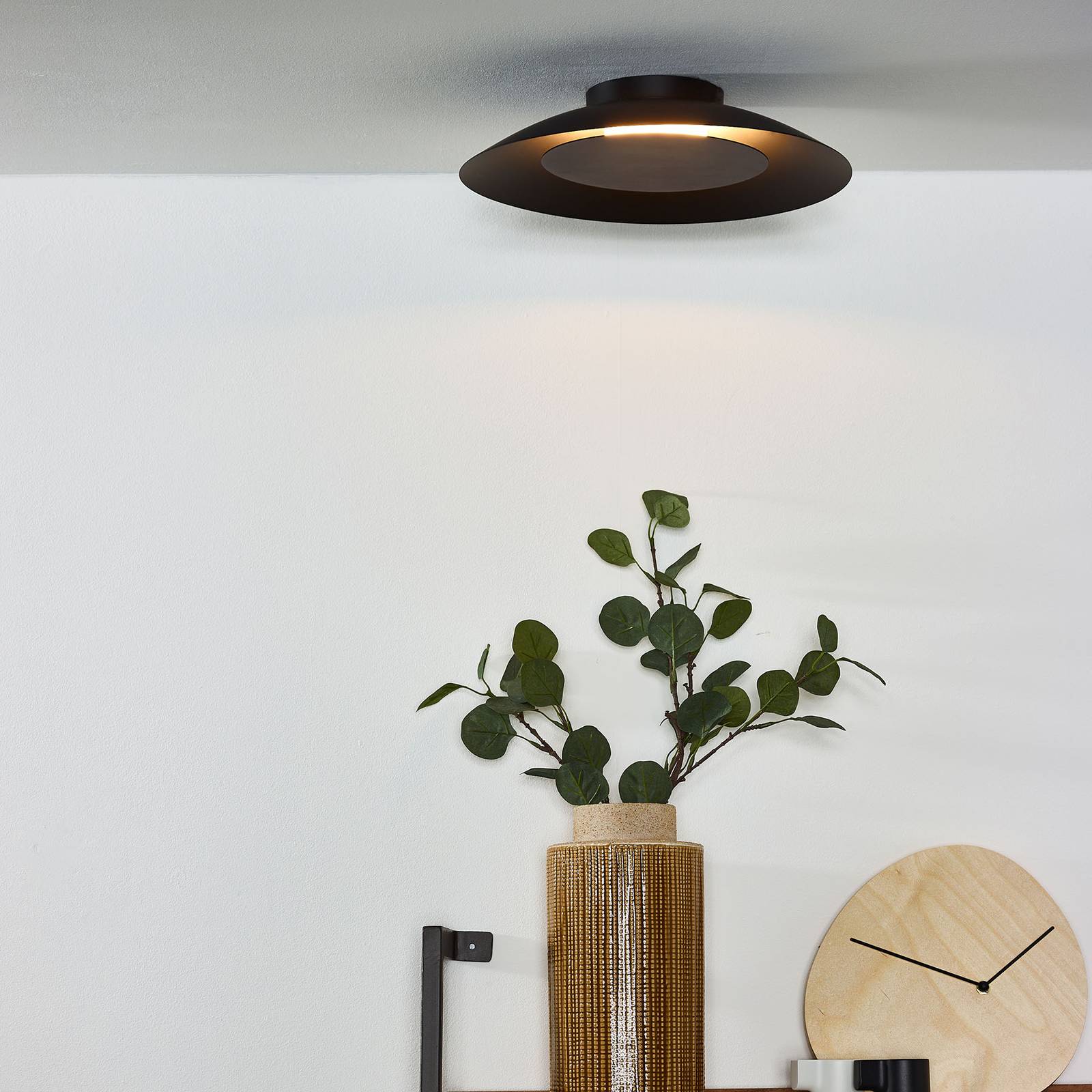 LED-taklampa Foskal i svart, Ø 34,5 cm