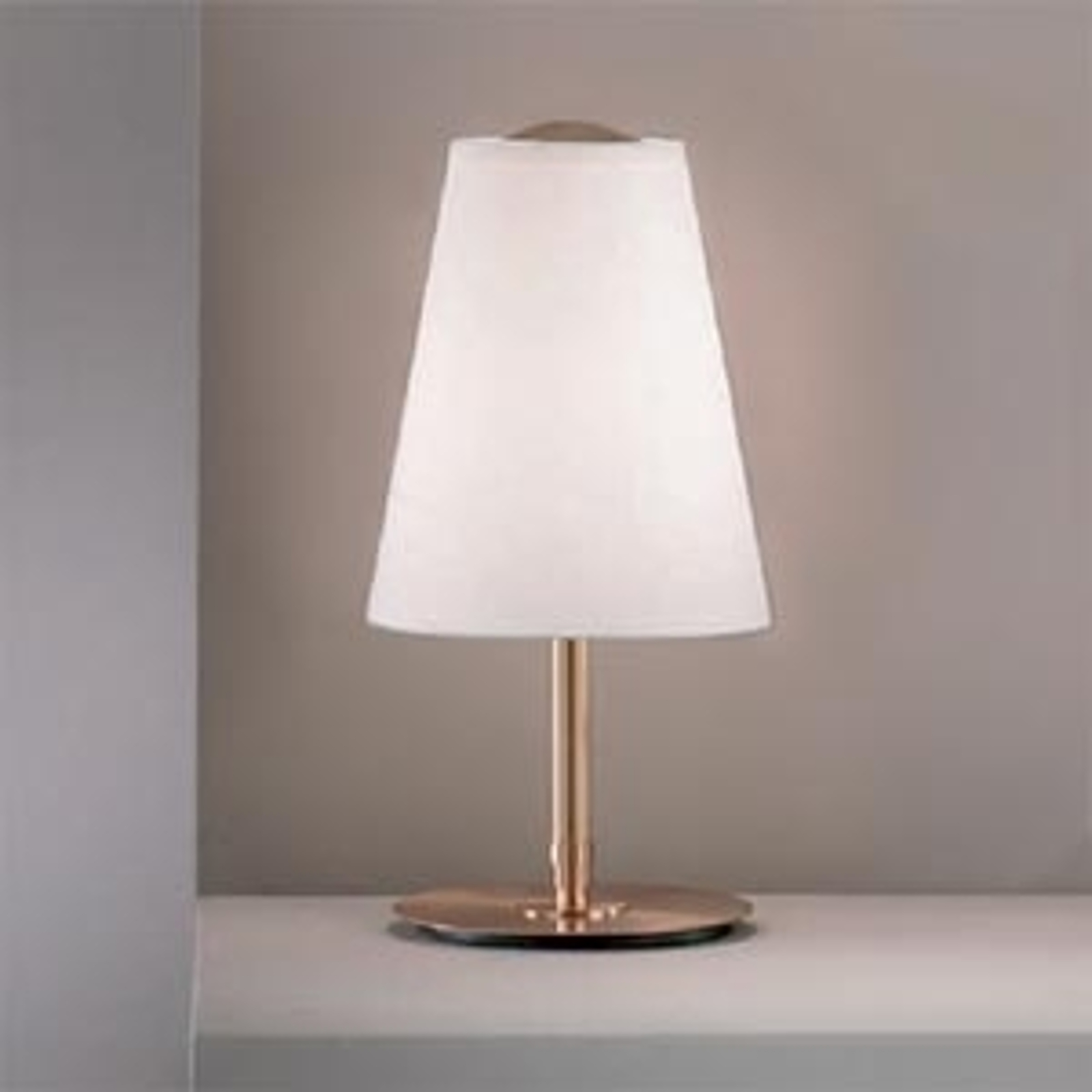 Bordslampa Clemo höjd 38 cm guld