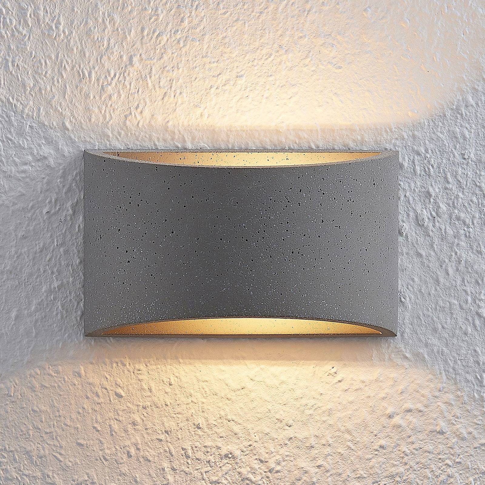 Lindby Edvin LED-vägglampa av betong, halvrund