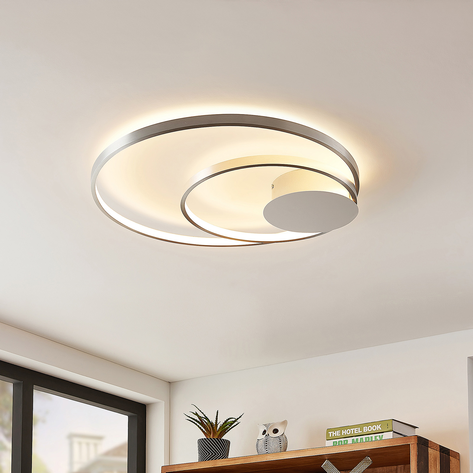 Lindby Nerwin LED-taklampa, rund, aluminium/krom