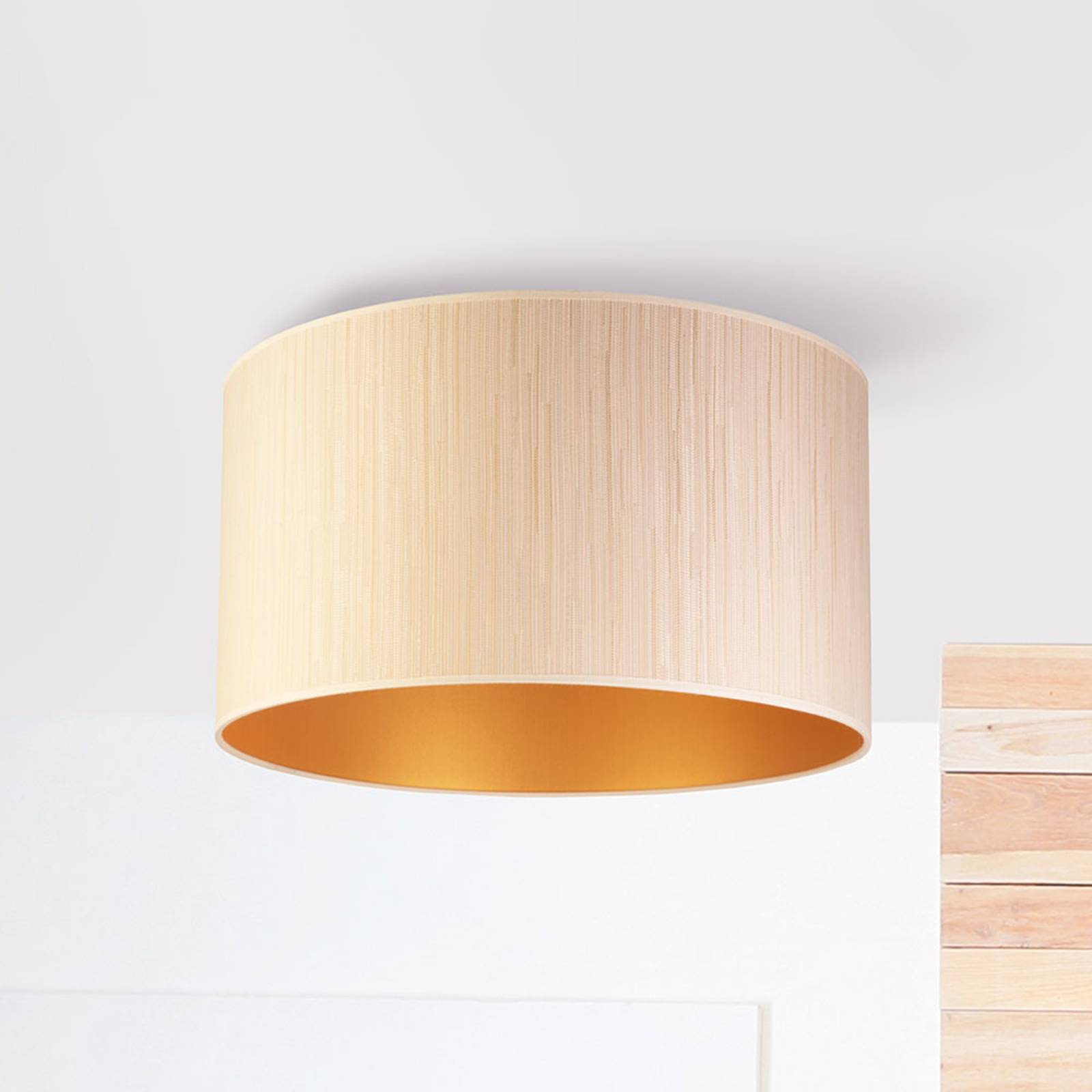 Taklampa Essex, strukturerat material, guld