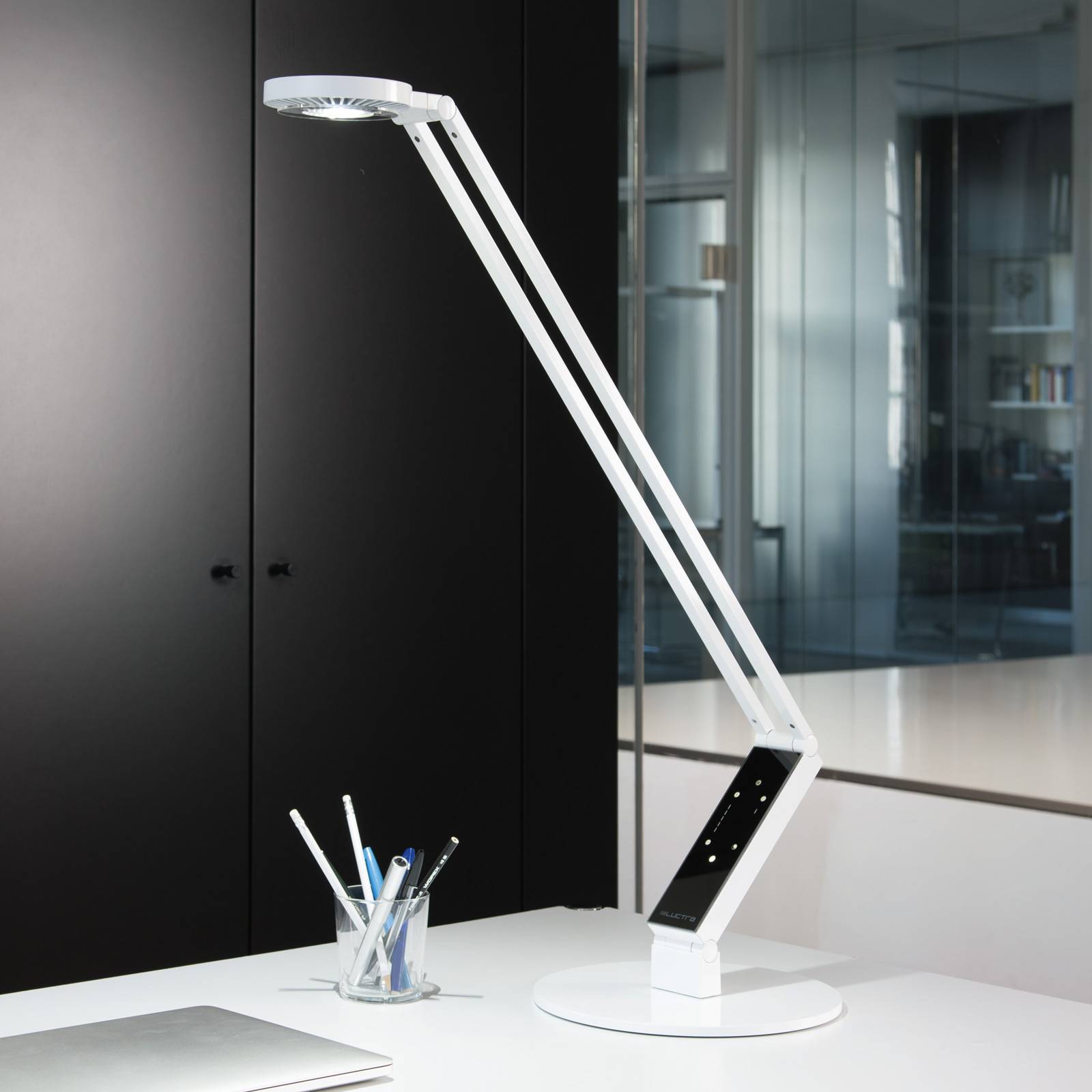 Luctra LED-bordslampa TableProRadial fot vit