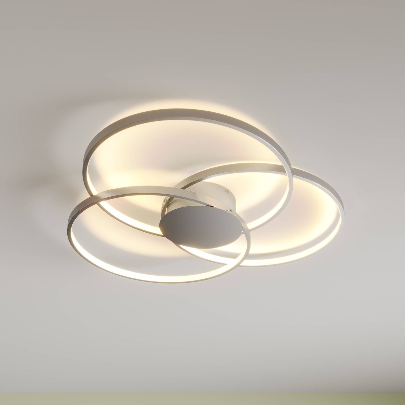 Lindby Riley LED-taklampa med dimningsfunktion