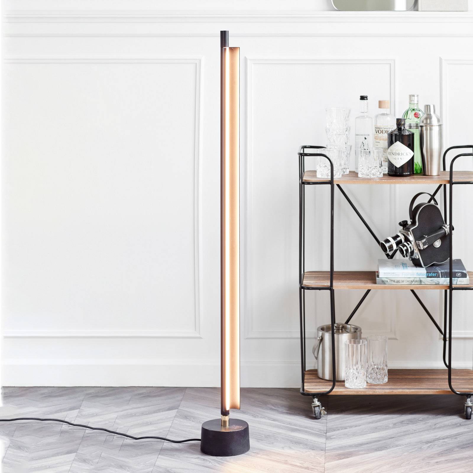 Space B - LED-golvlampa svart