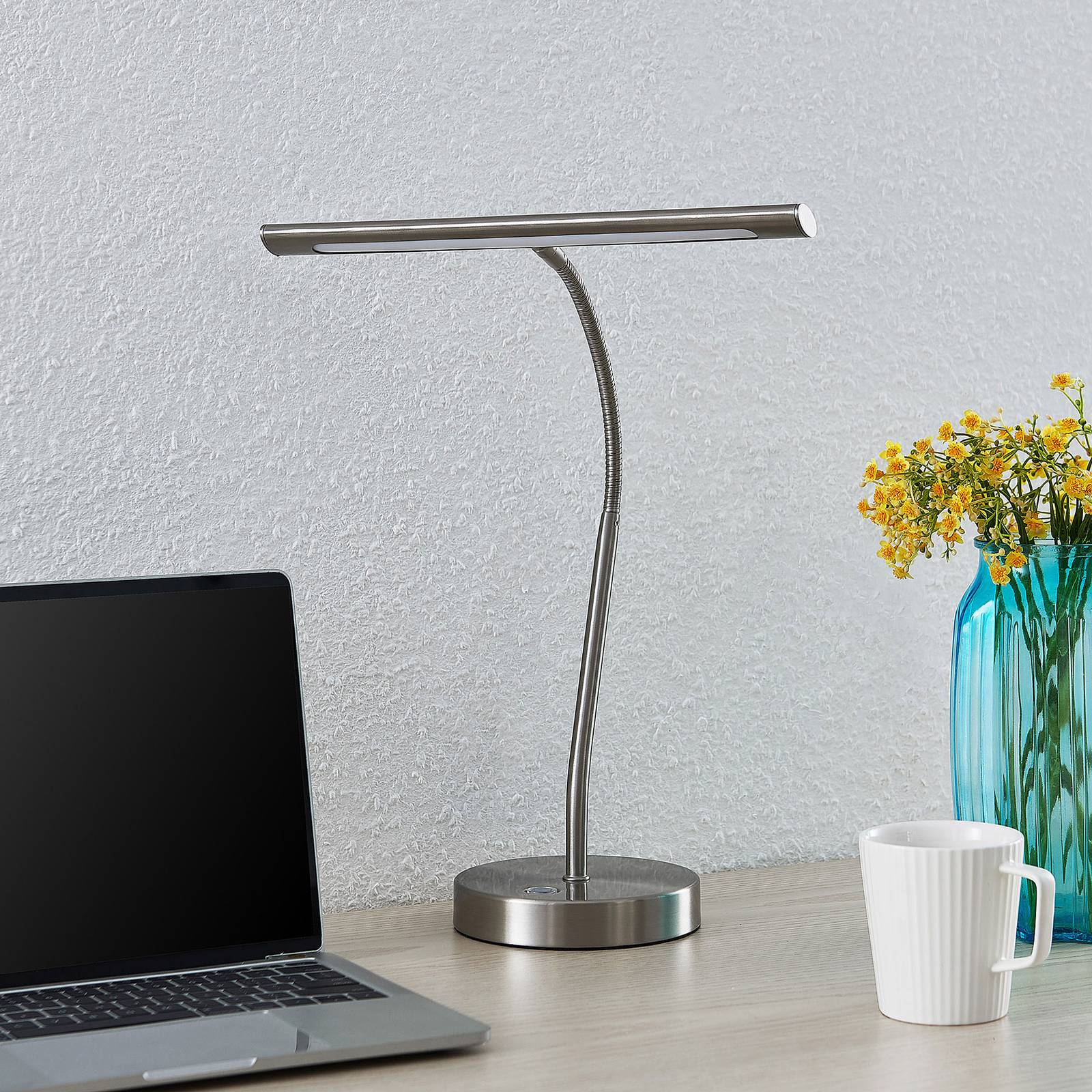 Lindby Nikali LED-skrivbordslampa, nickel