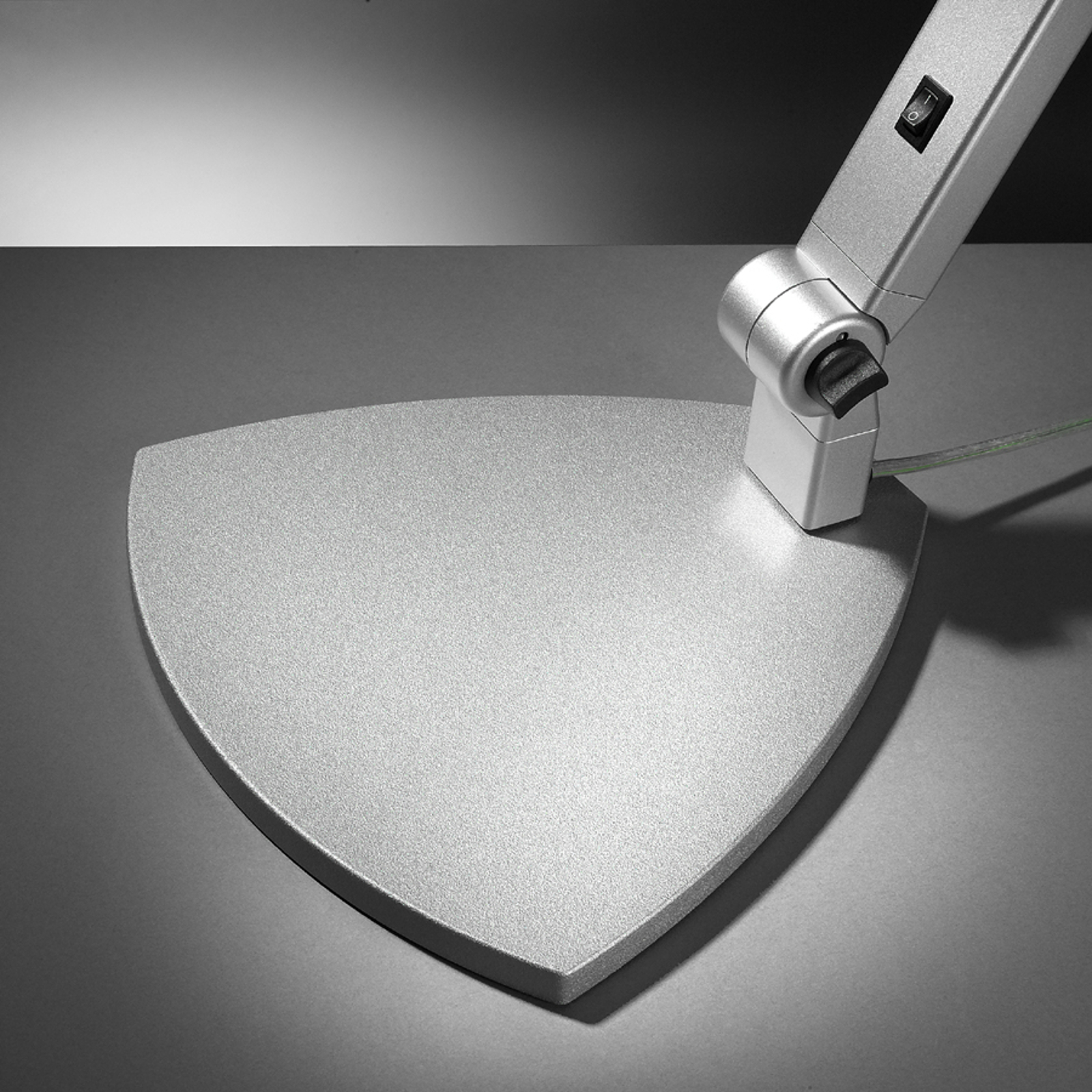 LED-bordslampa Take 5, med fot, universalvit