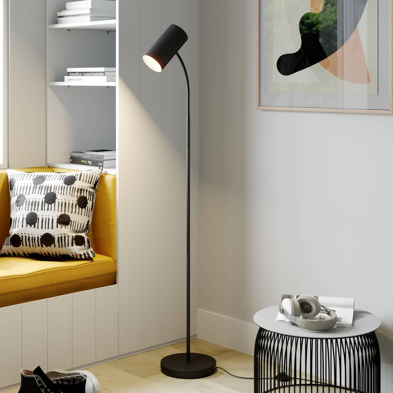 Golvlampa Karoli med flexibel arm i svart