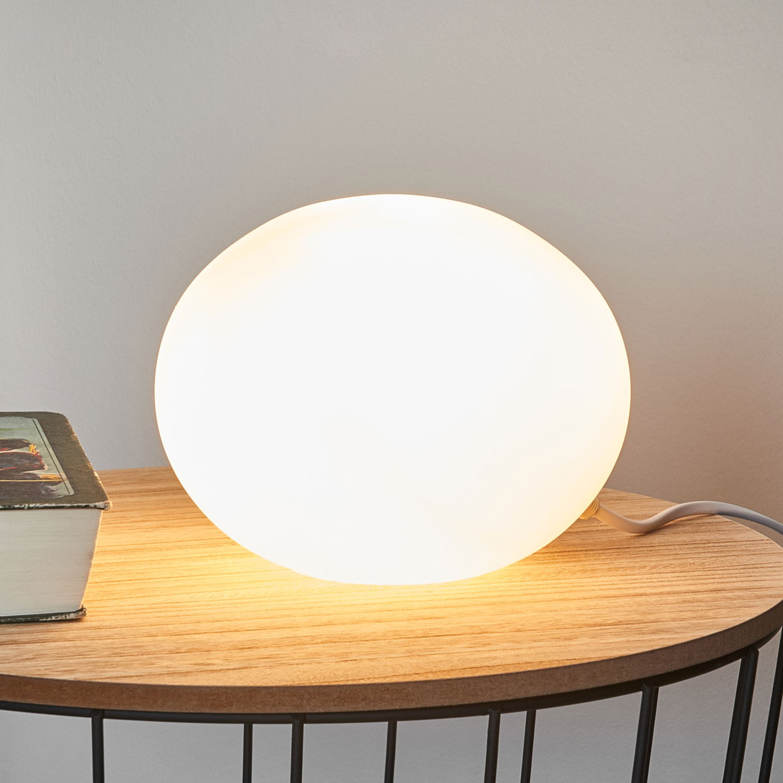 Dekorativ bordslampa av glas, oval Ø 18 cm