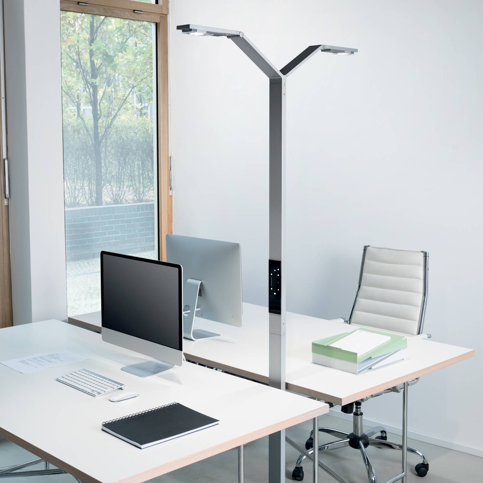 Luctra Floor Twin Linear LED-golvlampa aluminium