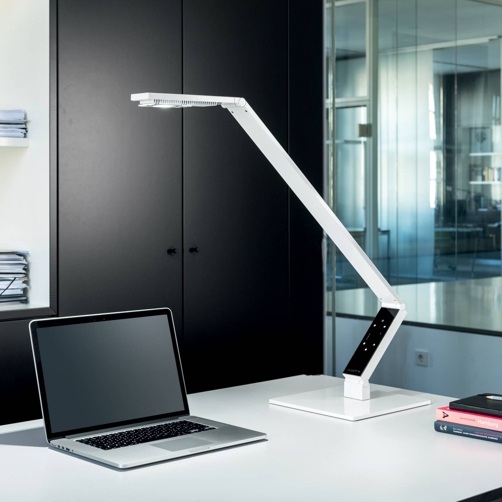 Luctra TableProLinear LED-bordslampa fot vit