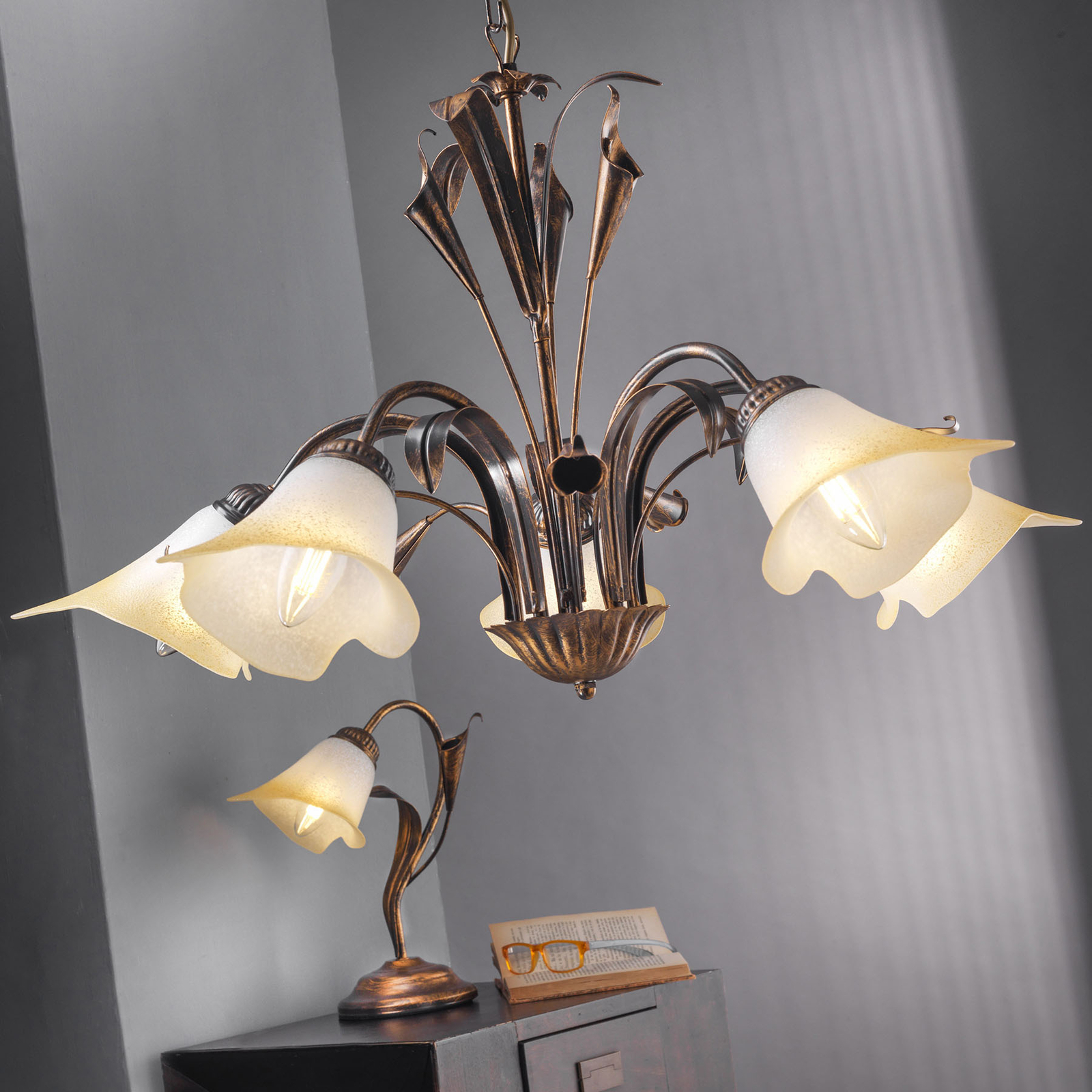 Bordslampa Lucrezia brons med blomskärm