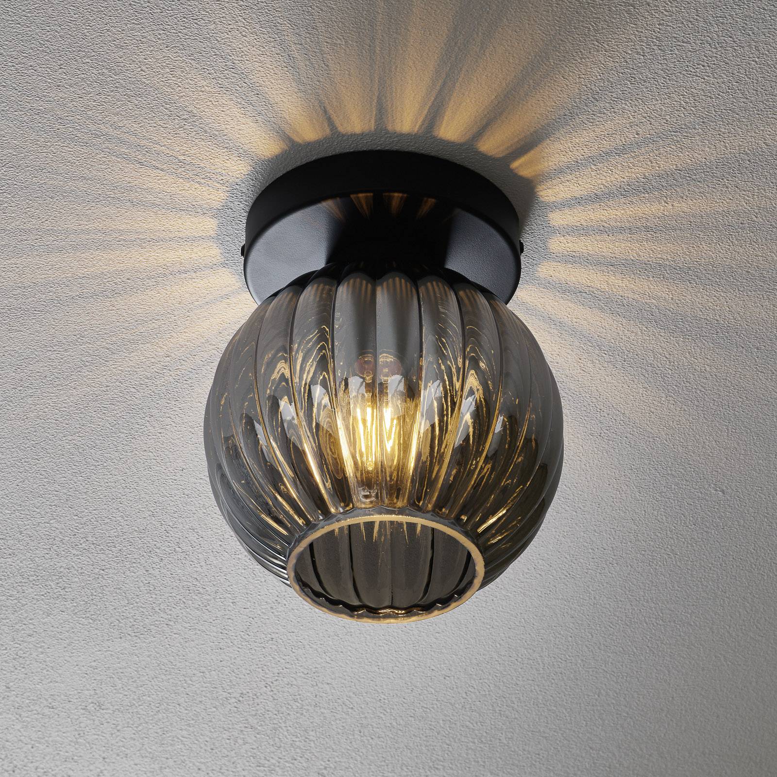 Taklampa Zucca, glasskärm, rökgrå