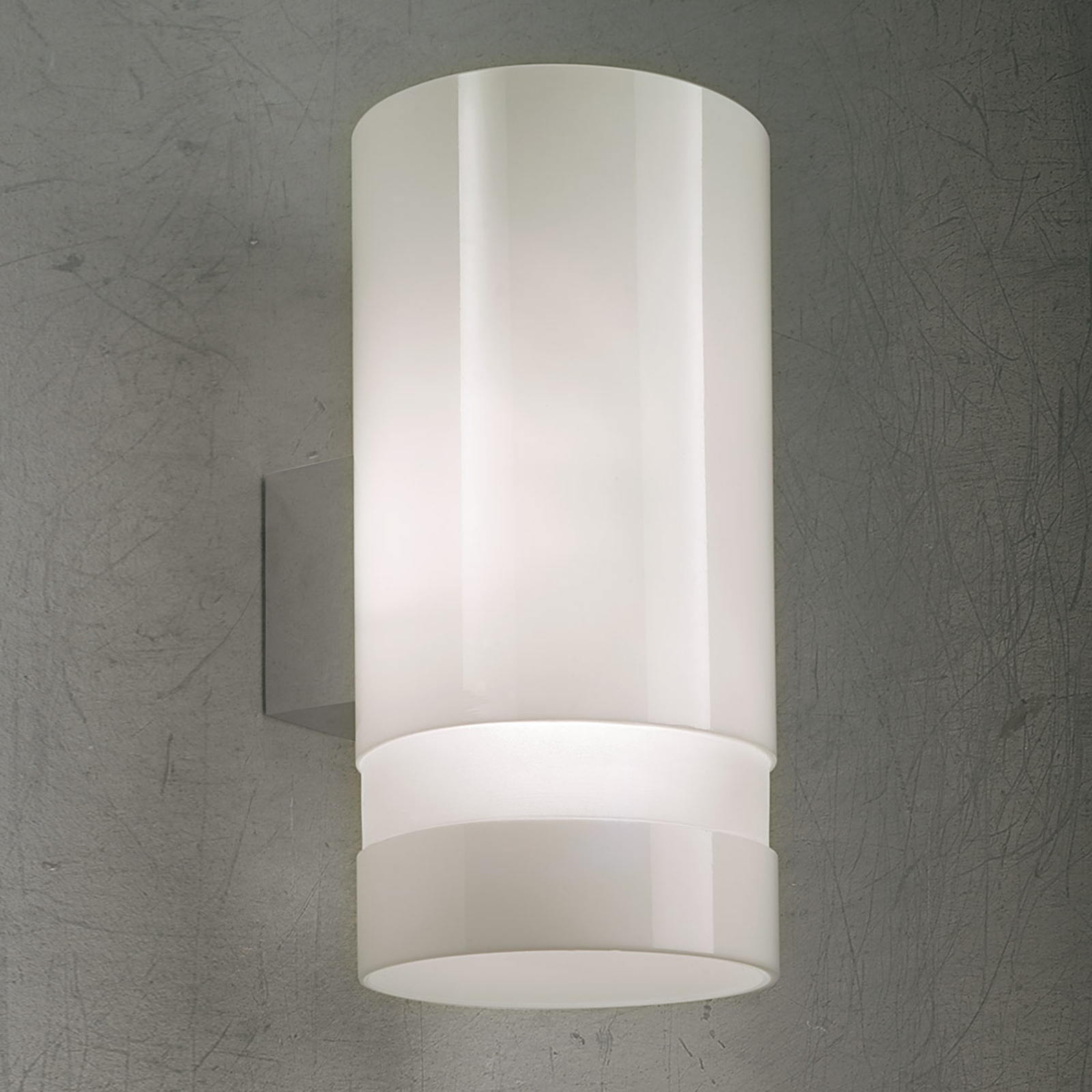 Vägglampa Otello med vitt glas
