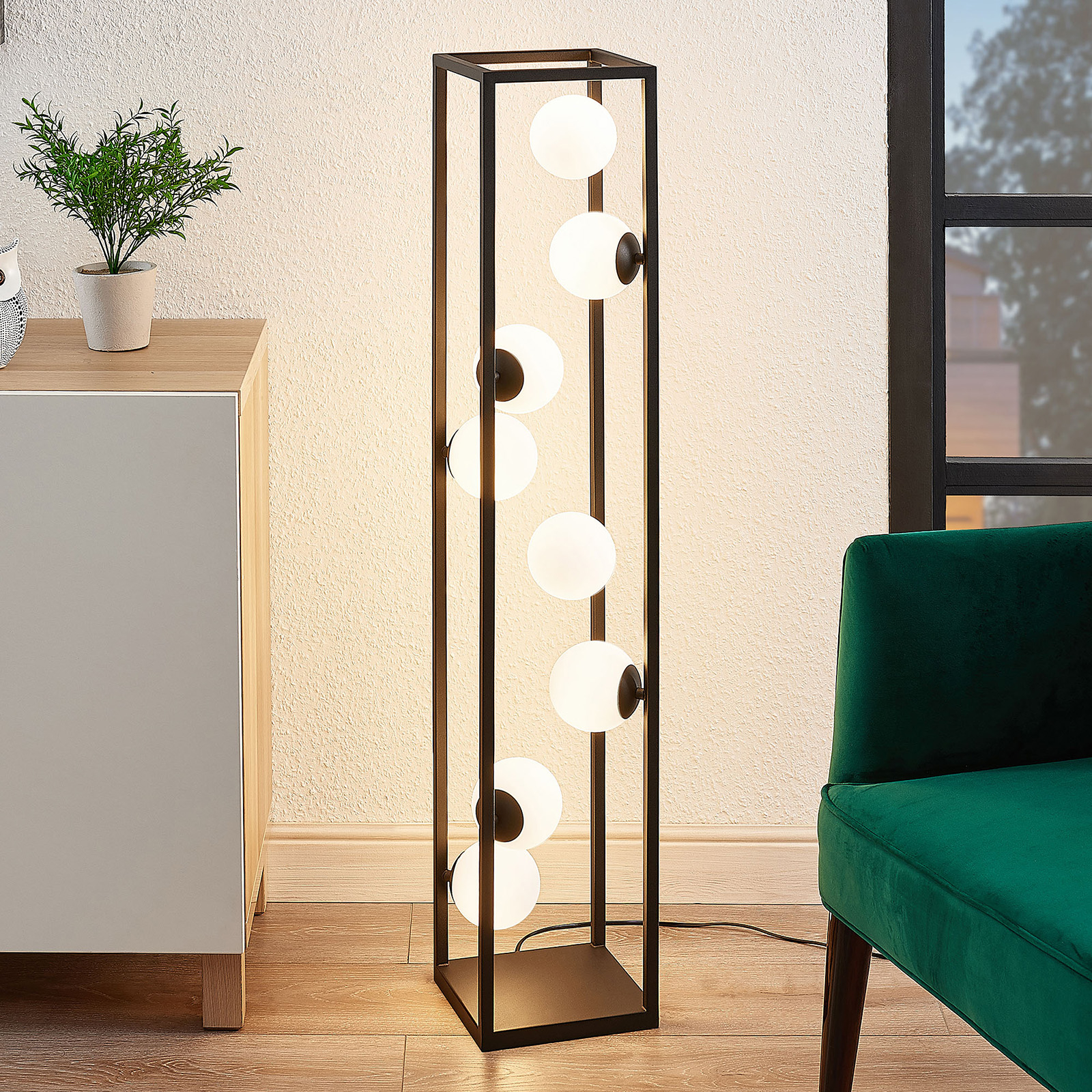 Lindby Utopia LED-golvlampa med kulor av glas