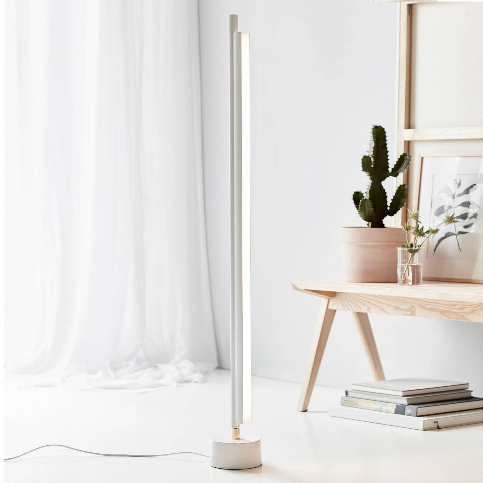 Space B - LED-golvlampa vit