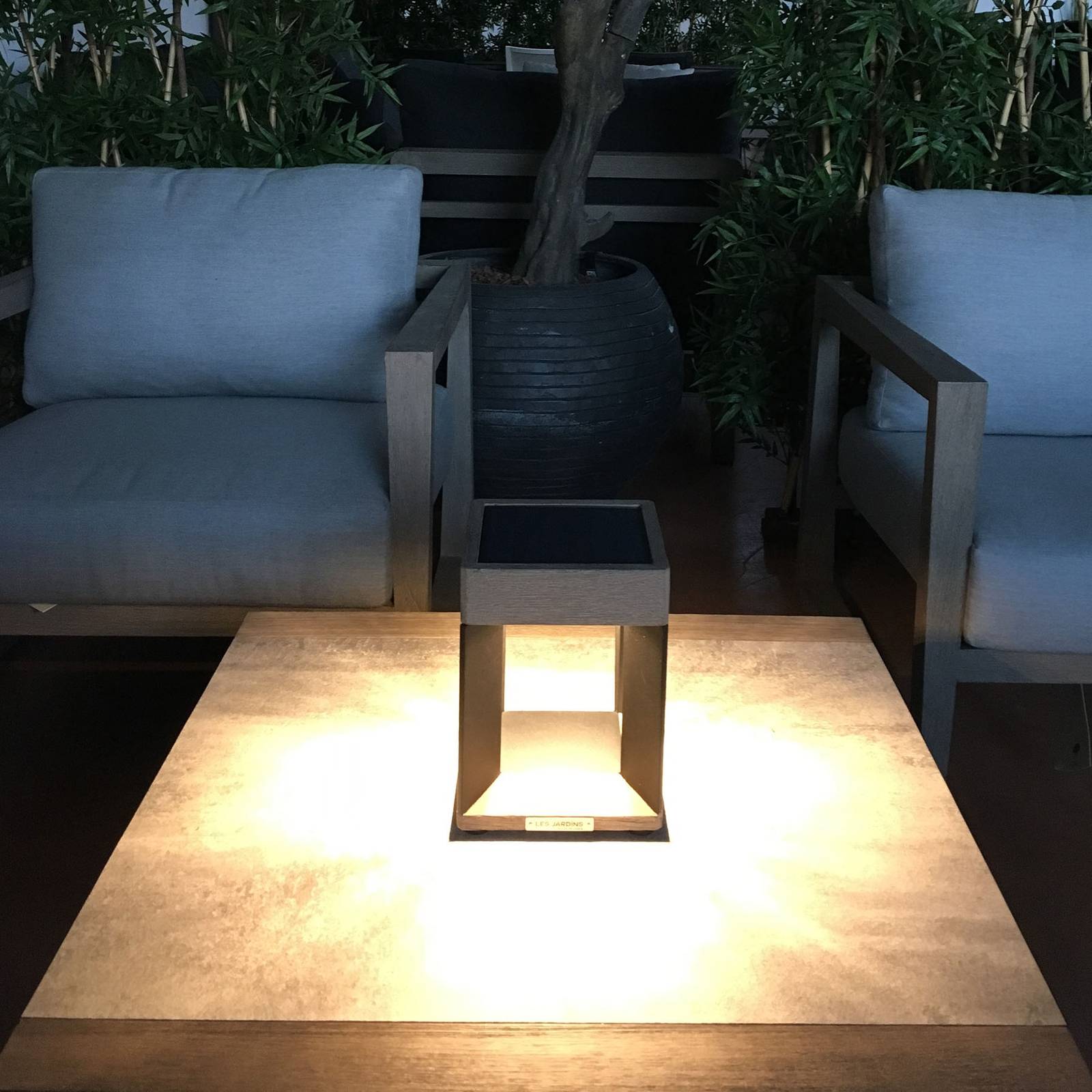 LED-solcellsbordslampa Teckalu, svart/ljust trä