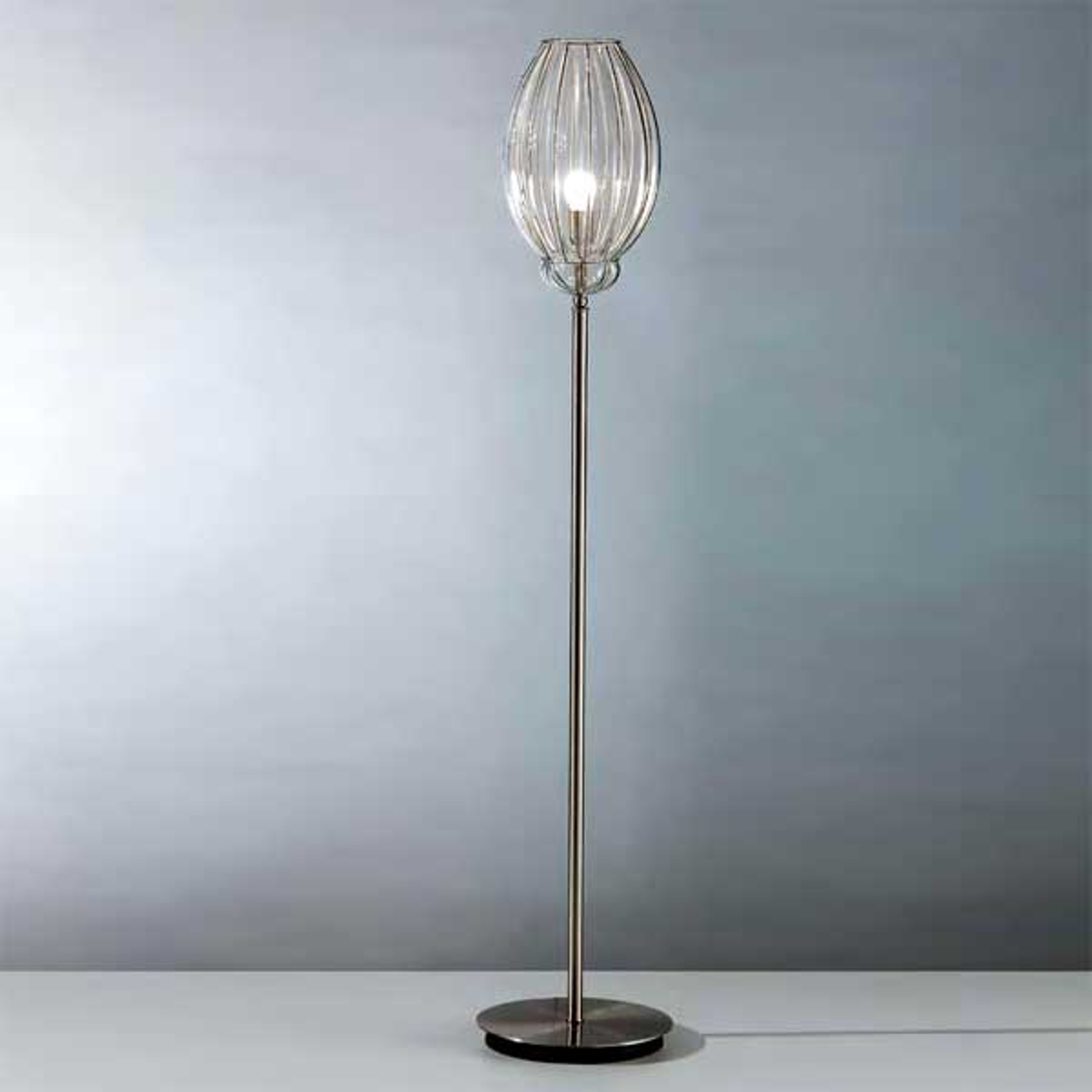 Tilltalande golvlampa NAUTILUS