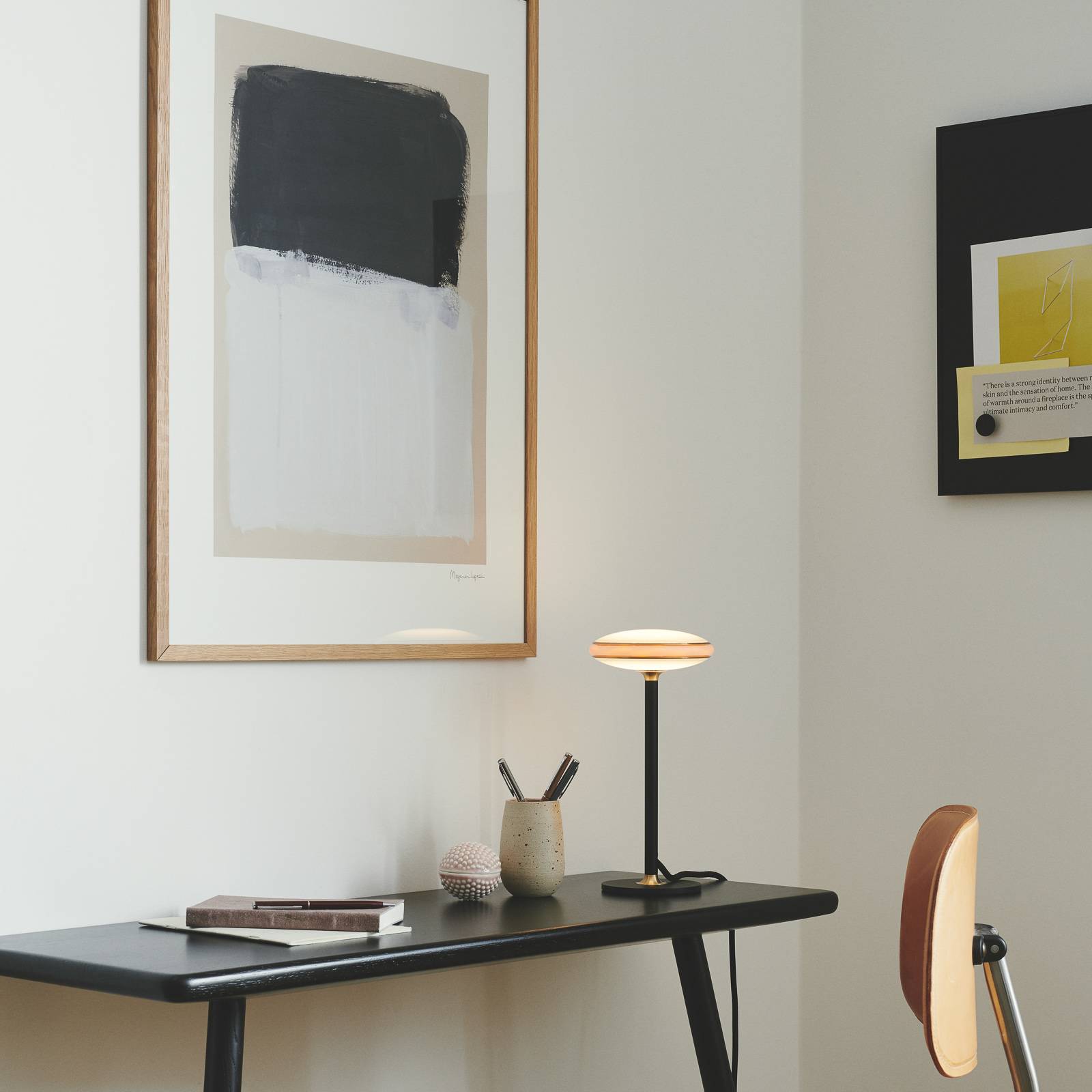 Shade ØS1 LED-bordslampa ringar mässing fot svart