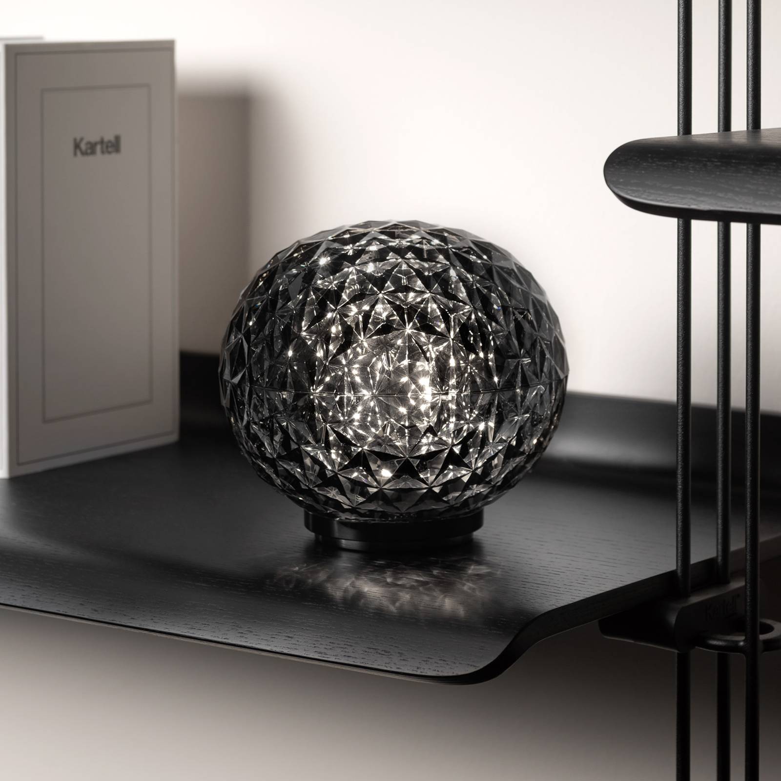 Kartell Mini Planet batteribordslampa, rökgrå
