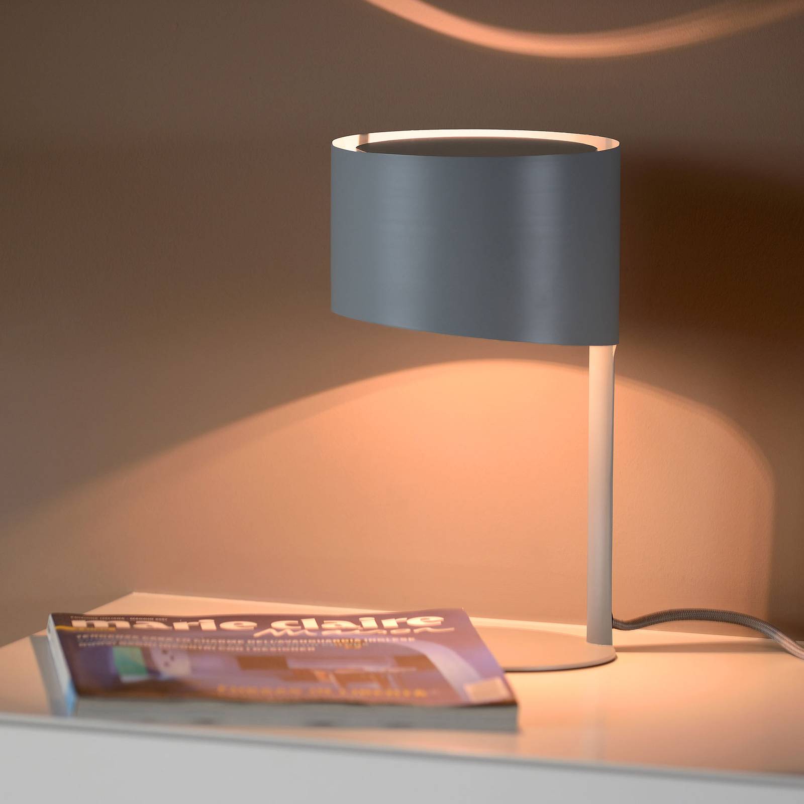 Bordslampa Knulle av metall, grå