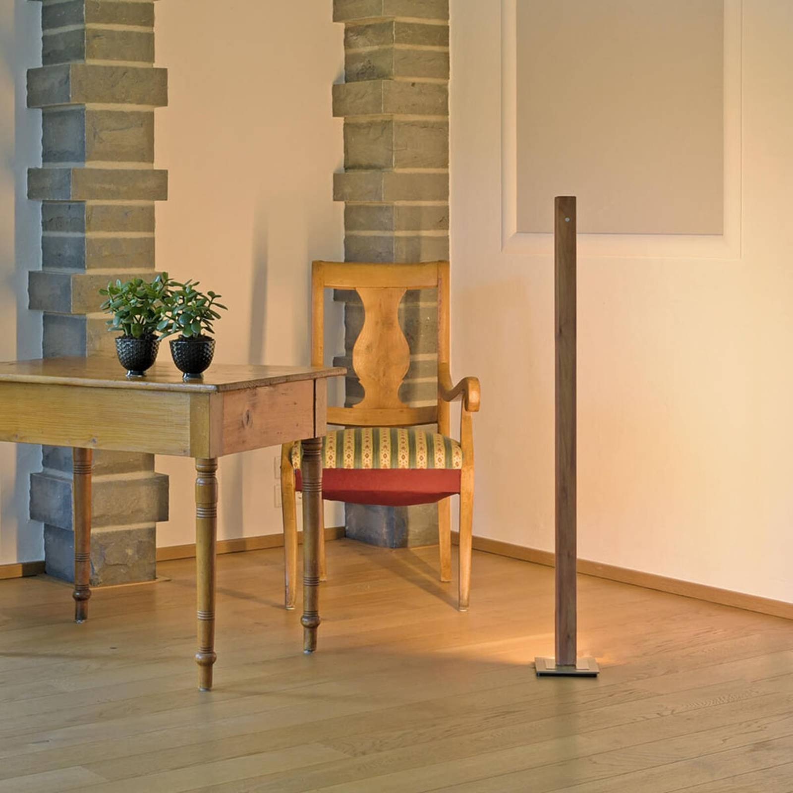 HerzBlut Leonora LED-golvlampa 122,5 cm valnöt