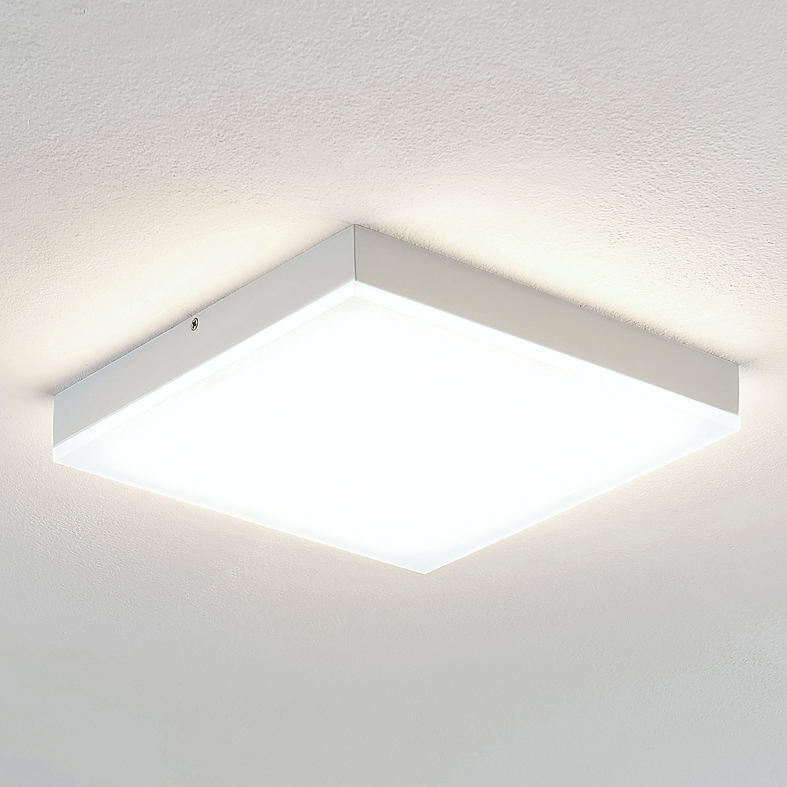 Lindby Tamito LED-taklampa, vit, 25 cm