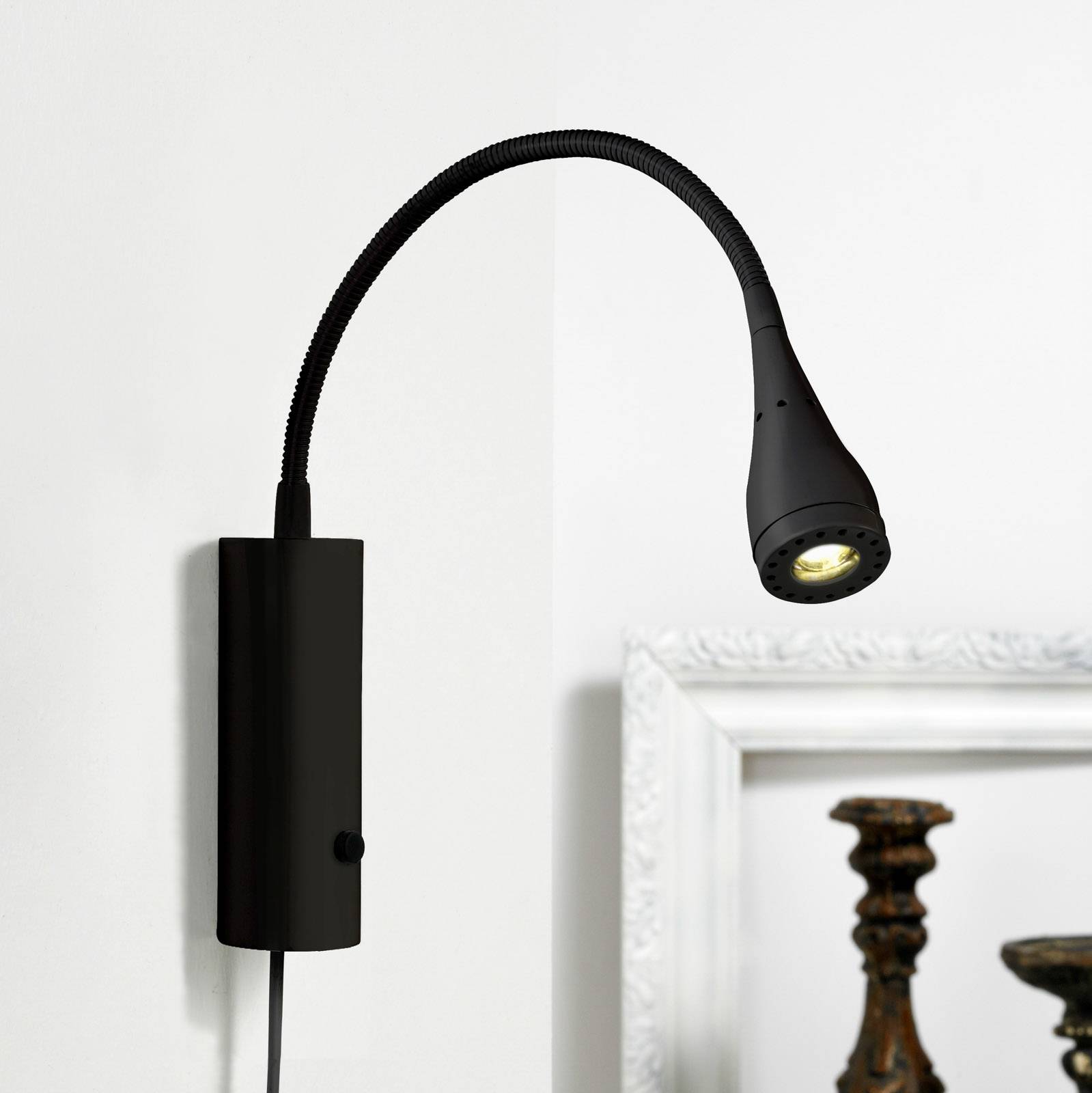 LED-vägglampa Mento med flexarm, svart