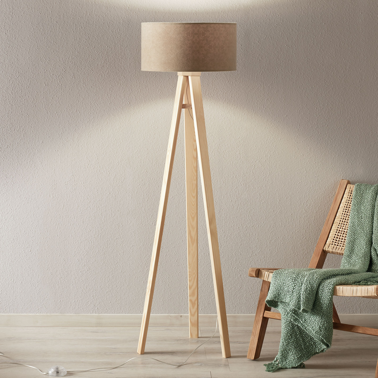 Cremefärgad golvlampa Natalia med invändigt tryck