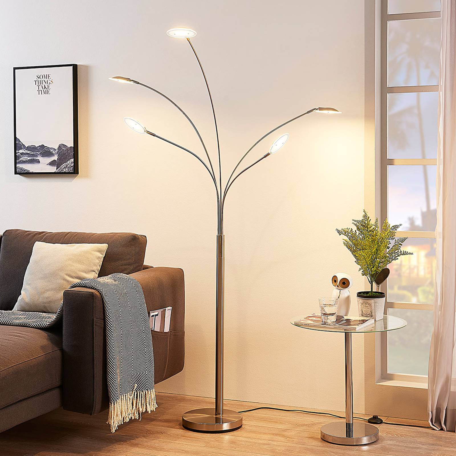 LED-golvlampa Anea med 5 ljuskällor