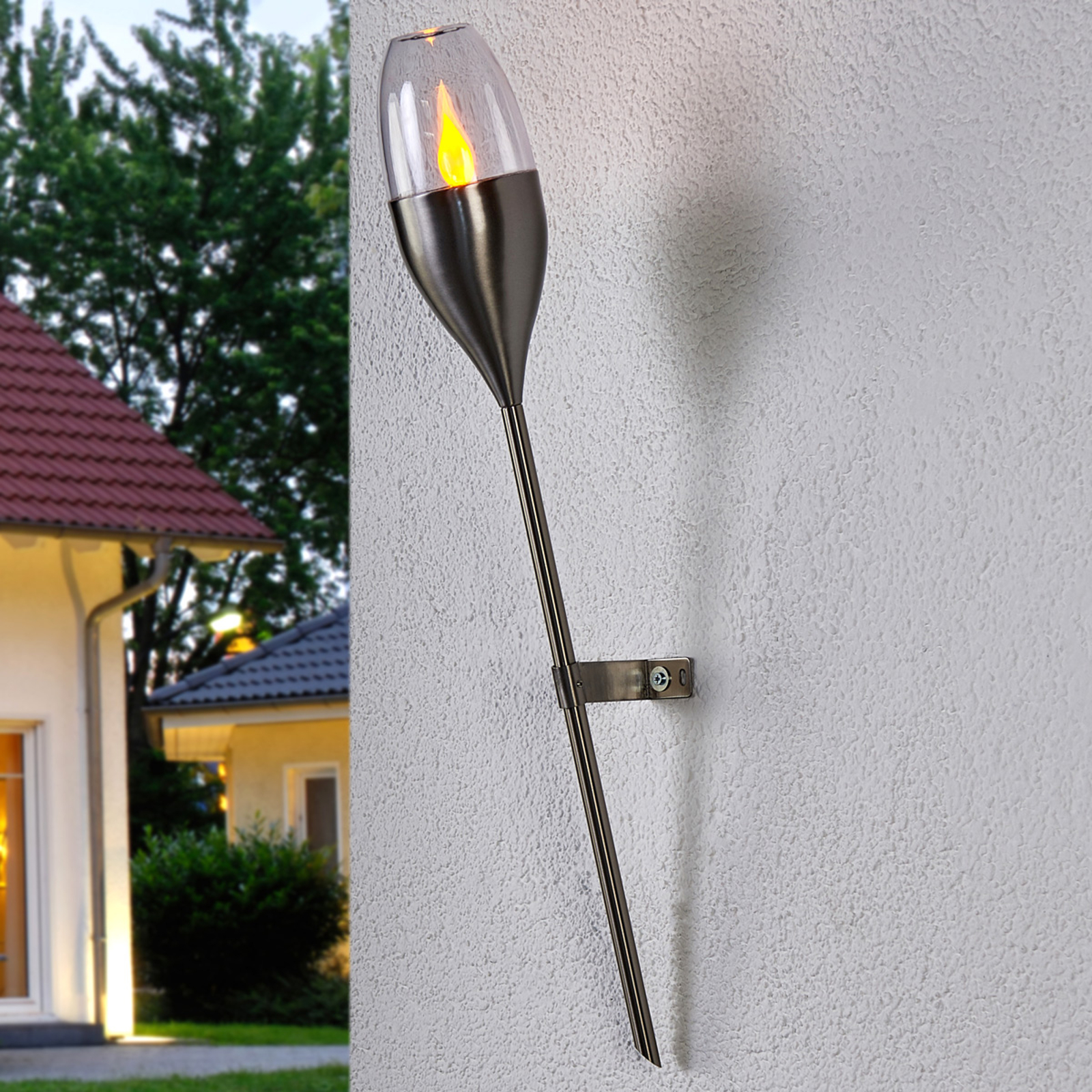 Solarvägglampa Jari med fladdrande LED-ljus