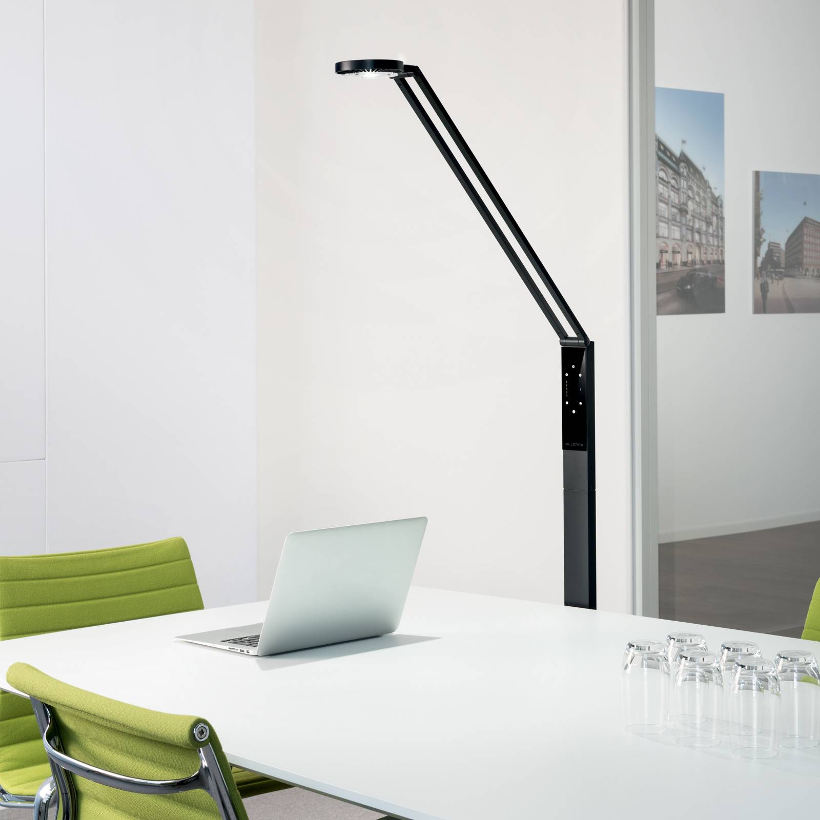 Luctra Floor Radial LED-golvlampa svart