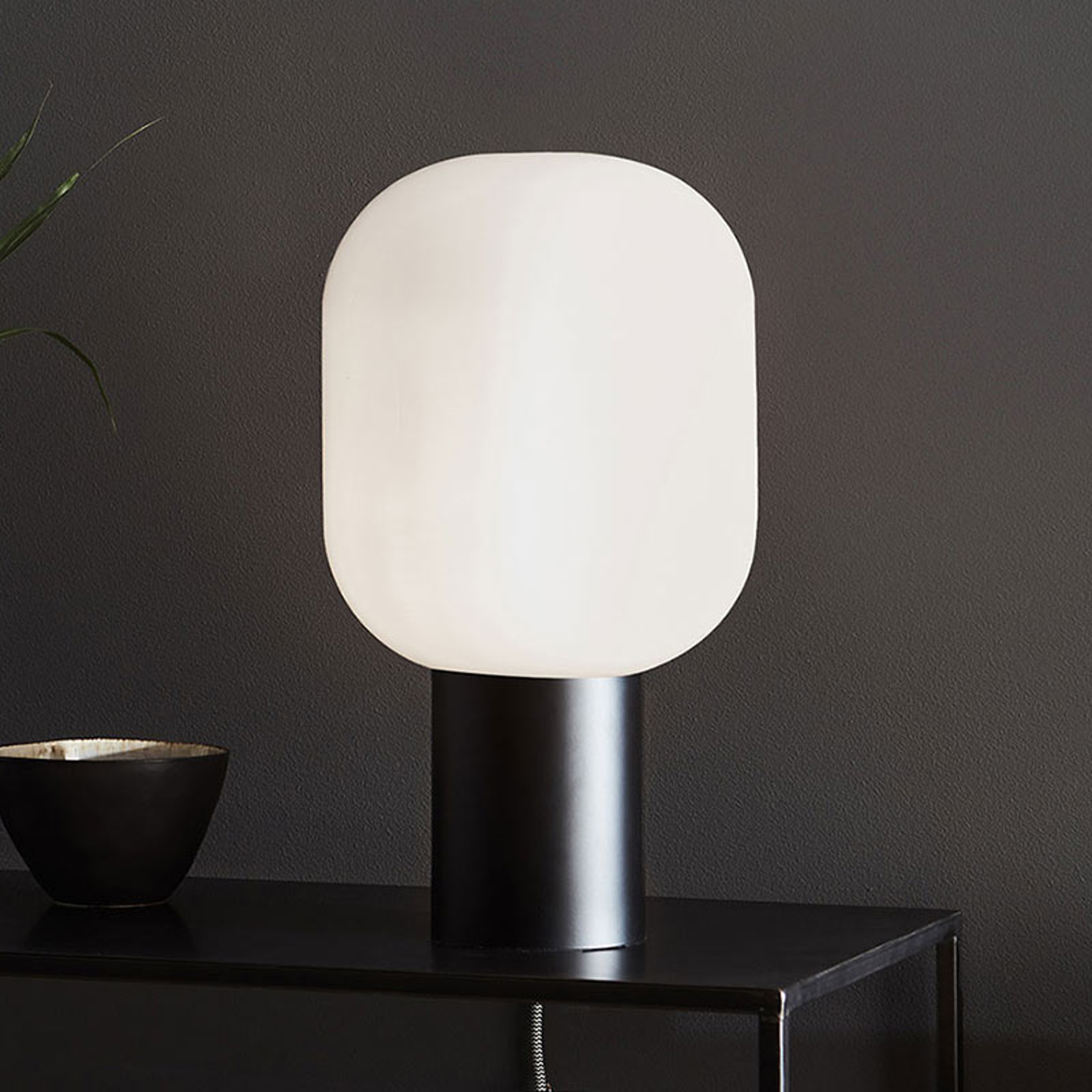 Bordslampa Brooklyn, opalvitt glas, 44 cm