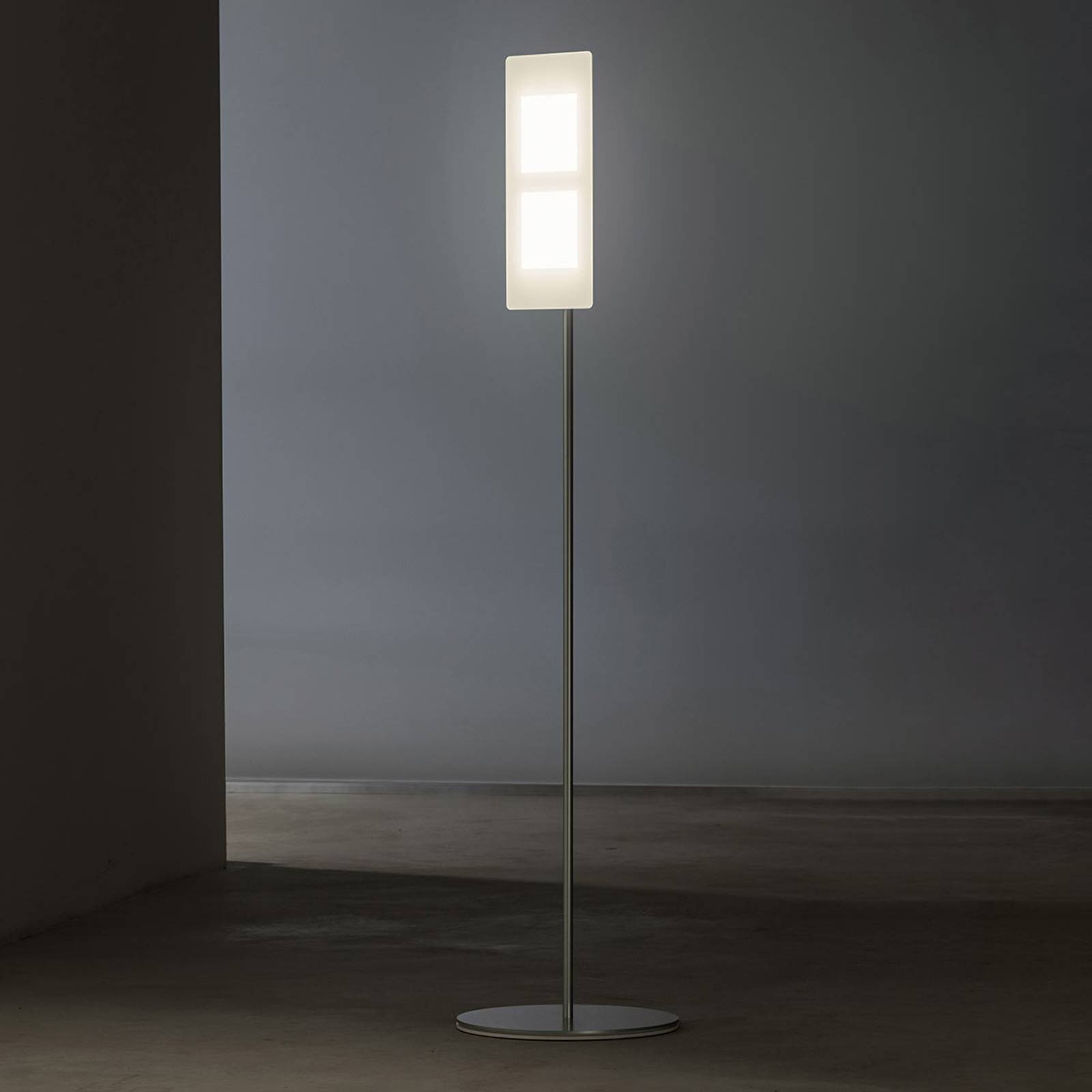 Med OLED:er - golvlampa OMLED One f2 svart