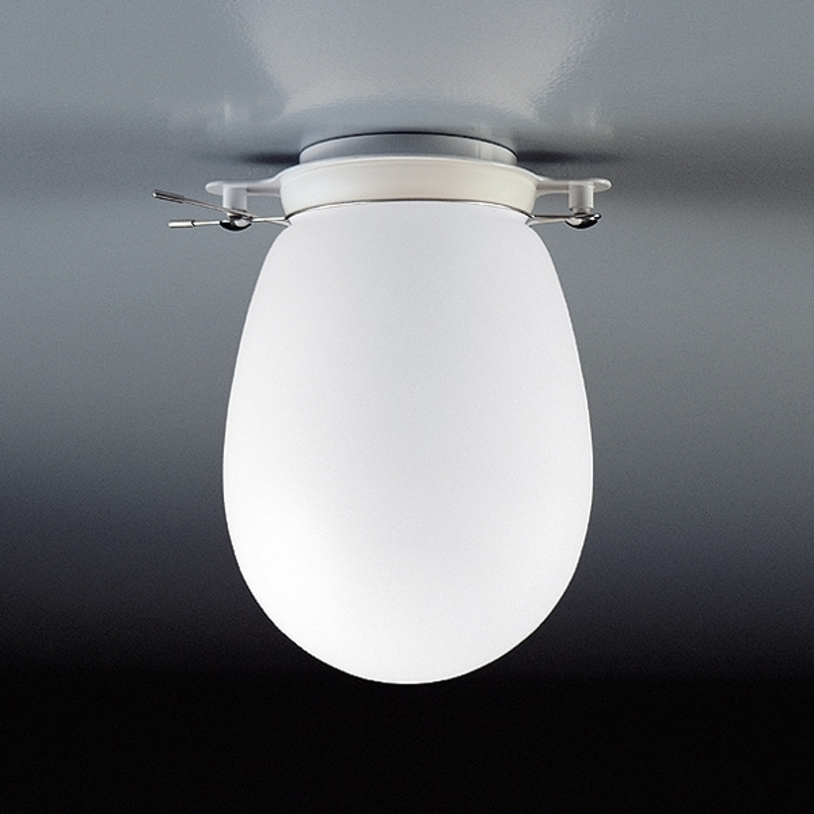 Plafondlampa Bano med opalglas