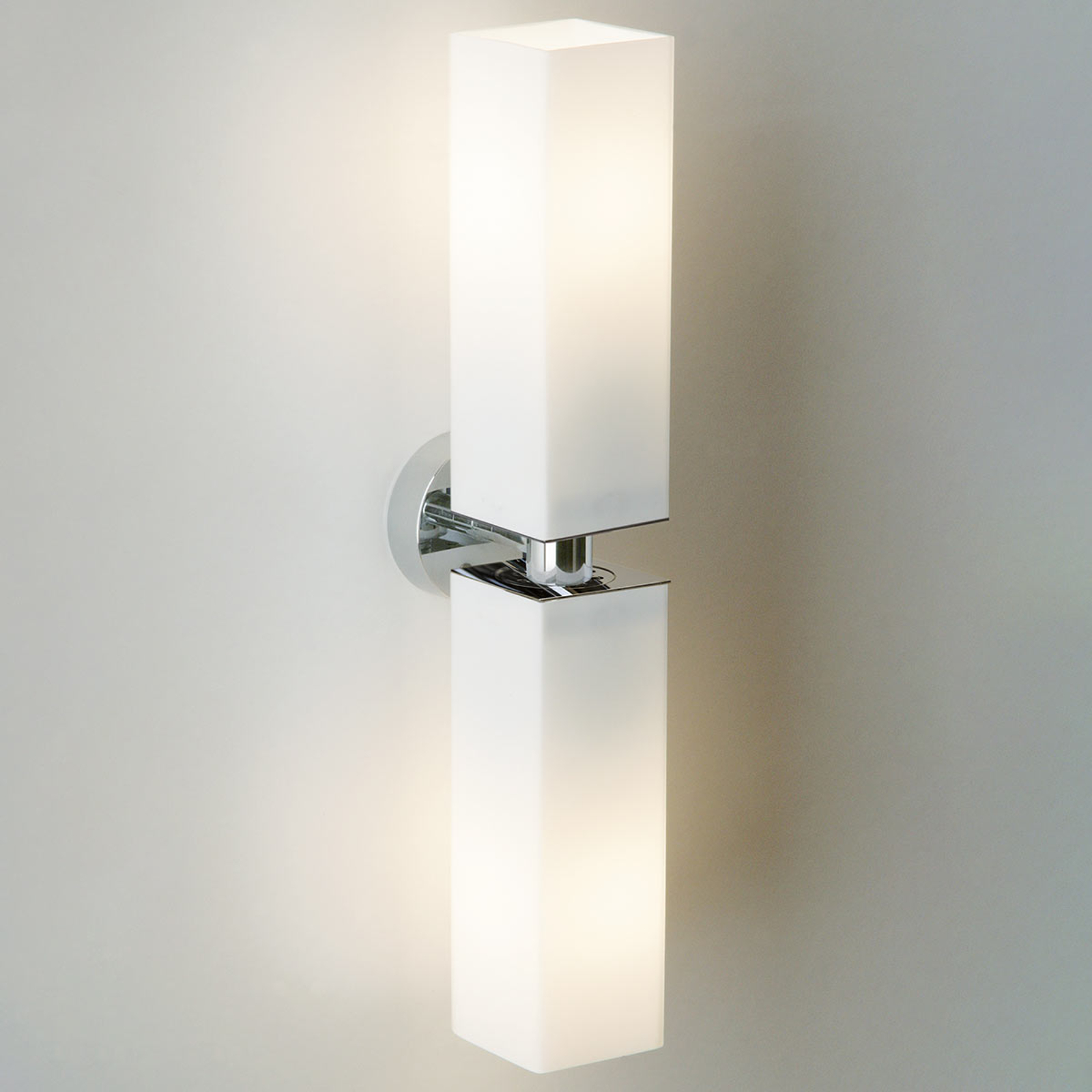 Dubbel vägglampa CUBE TWIN, förkromad