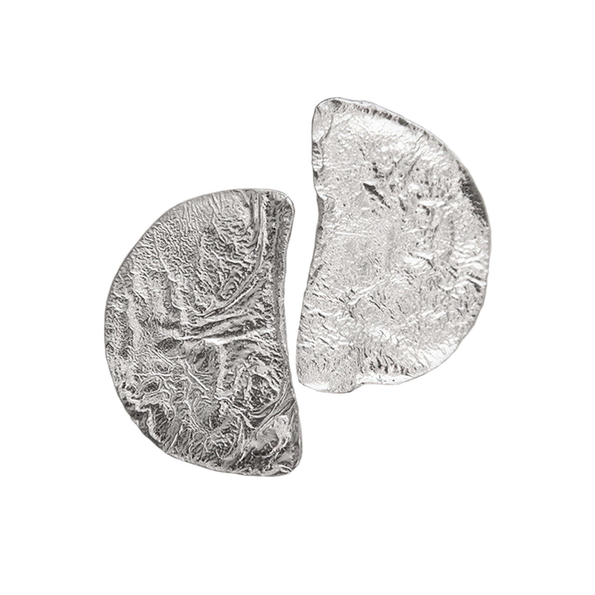Örhängen halvmåne av Mia Sahlberg, silver