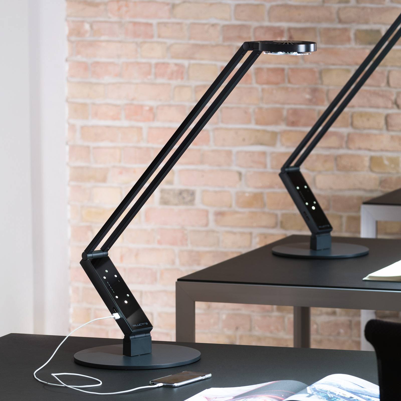 Luctra LED-bordslampa TableProRadial fot svart