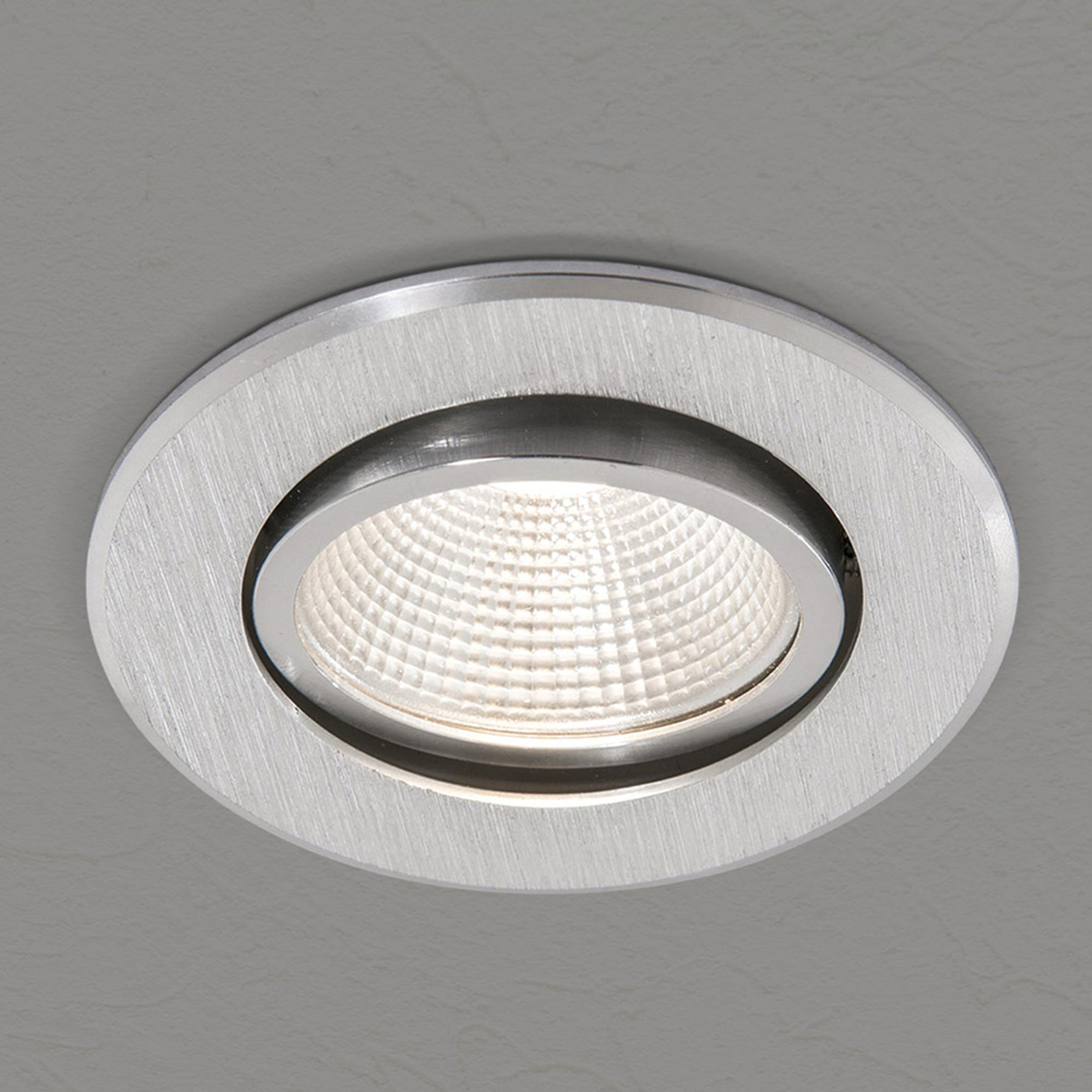 Justerbar LED-inbyggnadsspotlight Ilja