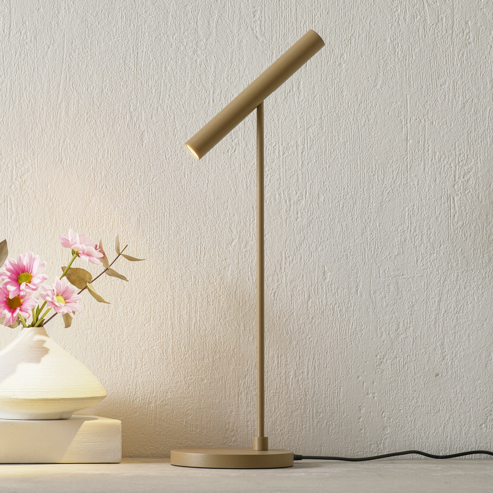 LOUM Meyjo LED-bordslampa sensor-dim terra