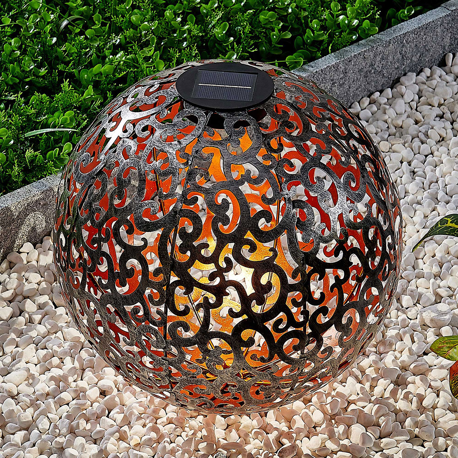 Ornament-LED-solarlampa Eduta, kula, silver-guld