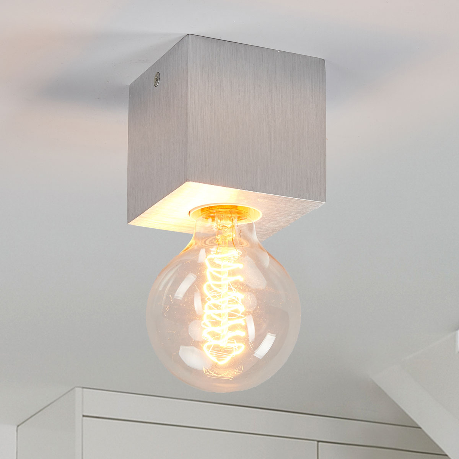 Taklampa Cubic i aluminium
